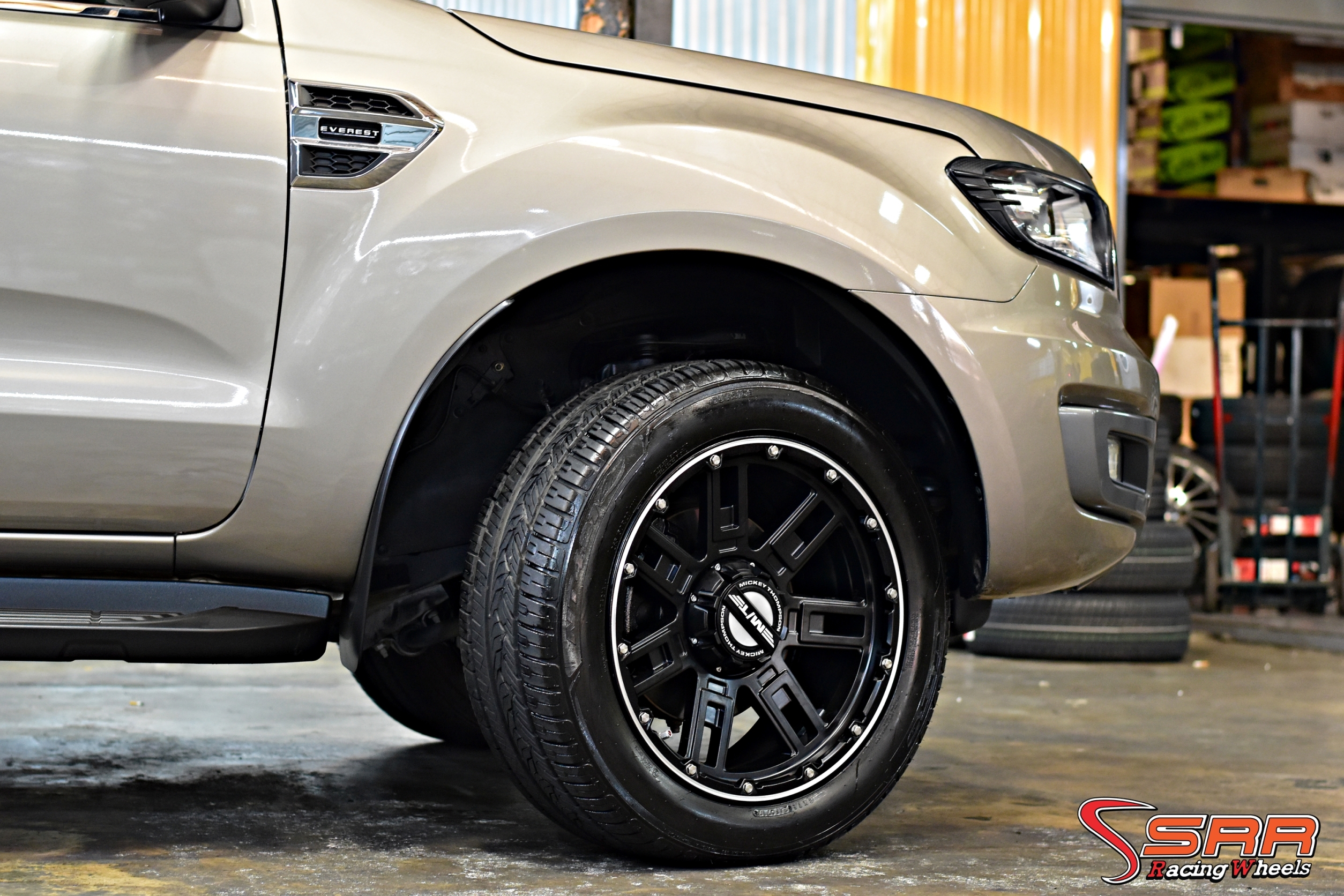 MICKEY THOMPSON SQ85G SIDEBITER ขอบ20 6H139.7 ET18 DBK1GP