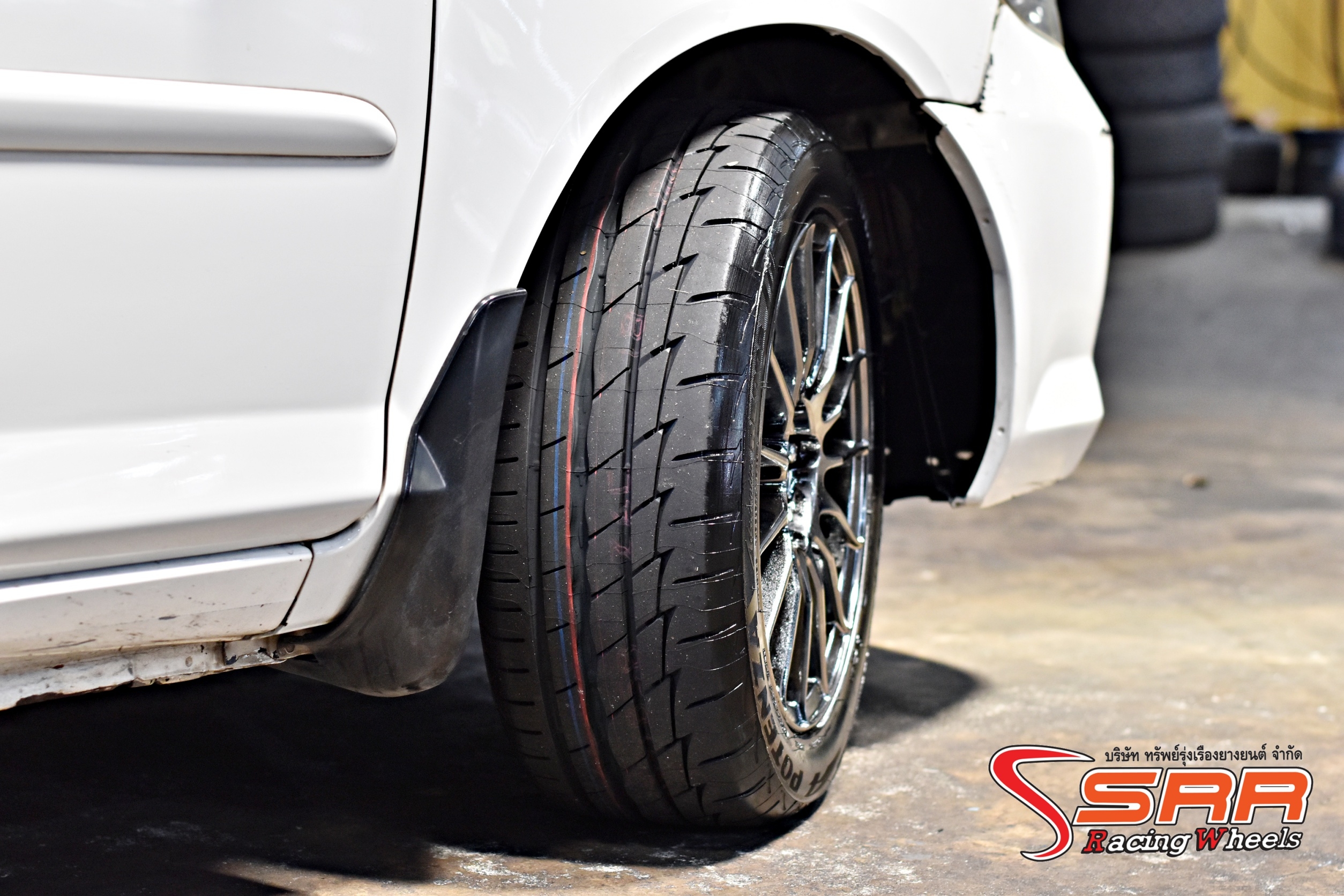 BRIDGESTONE RE003 195/55R15 ยางปี2020 ราคาพิเศษ