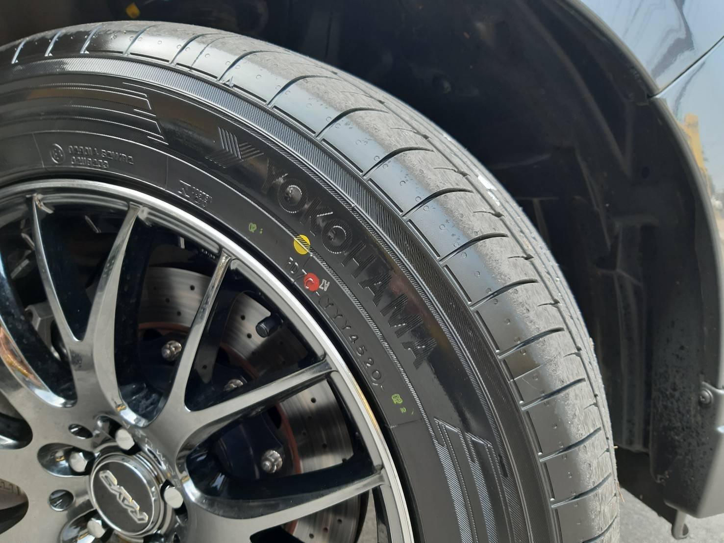 YOKOHAMA BluEarth-XT AE61 235/55R18 ยางใหม่ ราคาพิเศษ