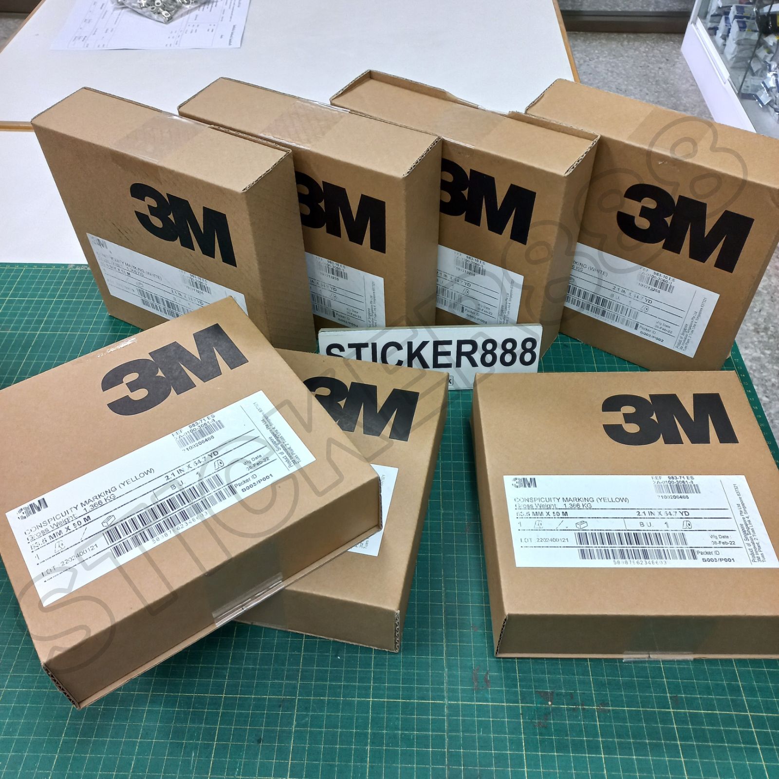 สติ๊กเกอร์สะท้อนแสง ติดรถ สีเหลือง 3M แท้ 55 mm x 50M 983-71 Conspicuity marking (Yellow)