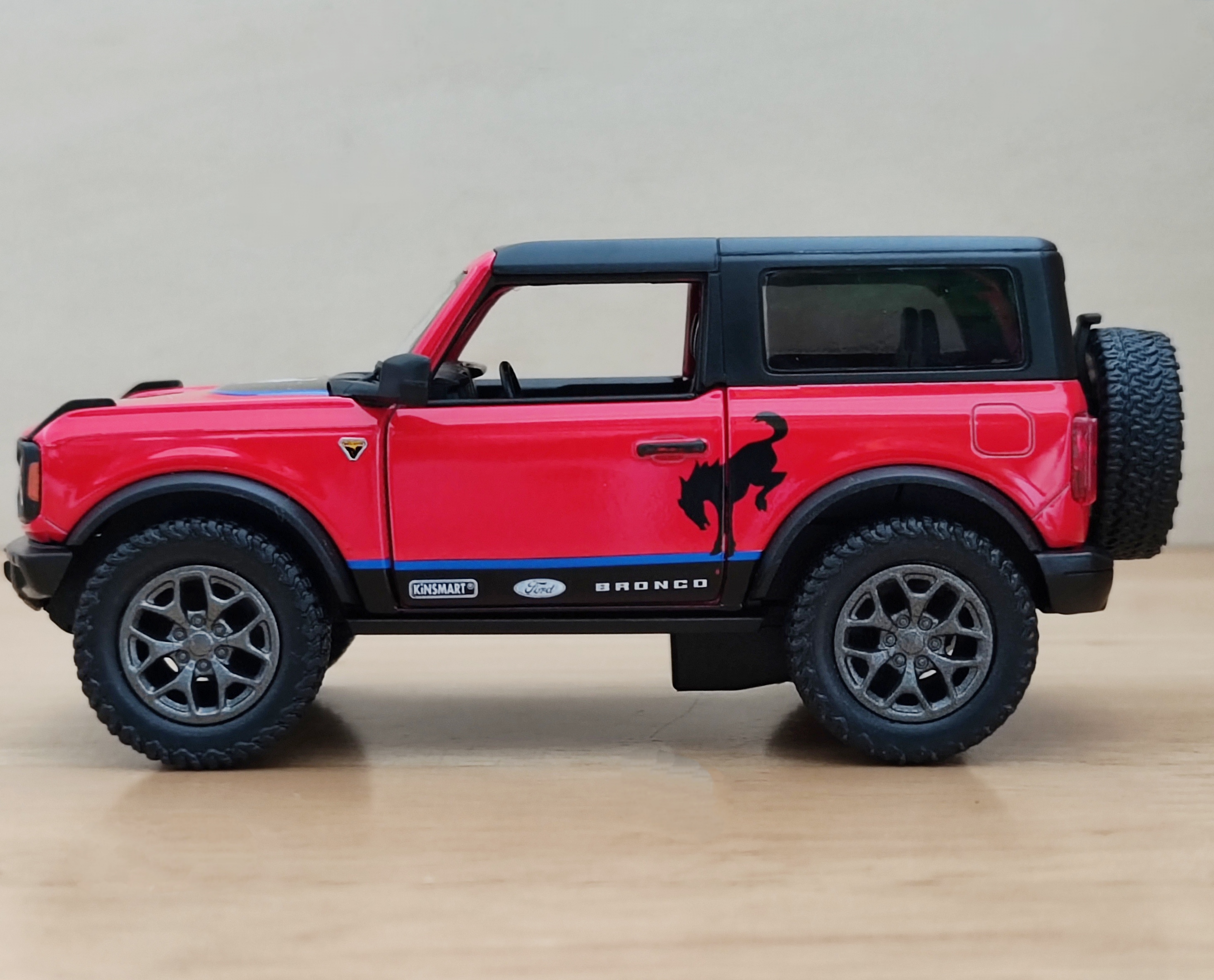 2022 Ford Bronco Livery Edition โมเดลรถเหล็ก (ปลีก-ส่ง)