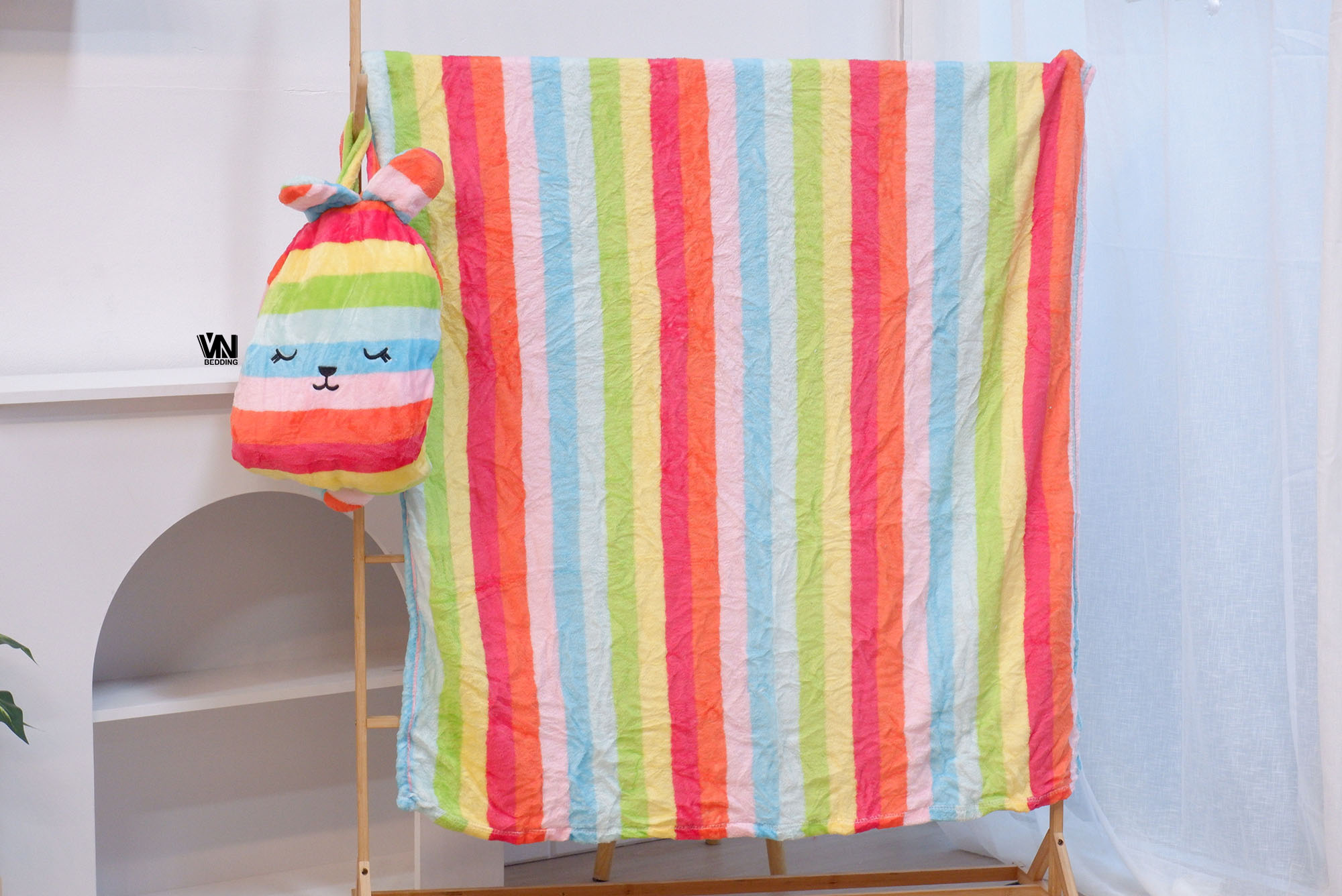 หมอนผ้าห่ม คราฟ Craftholic มีสายสะพาย ซุกมือได้ (10ตัวคละสี)