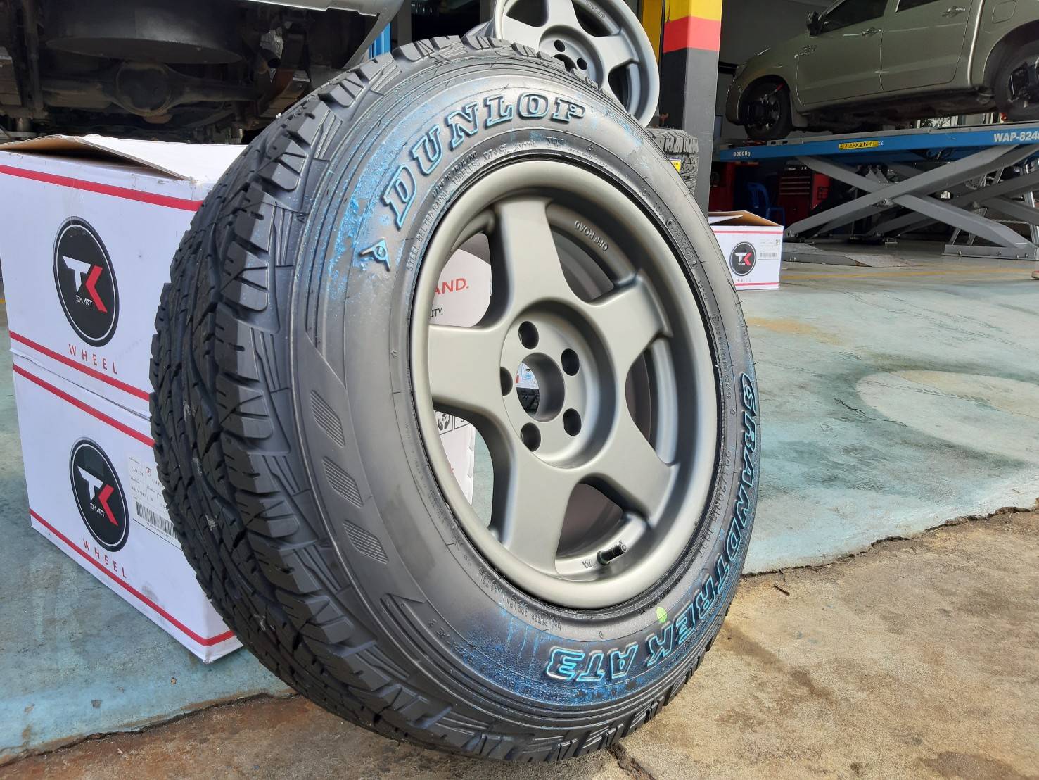 BRADLEY เบดเล่ย์ 16x8 6x139.7 ET+0 GM-FLAT