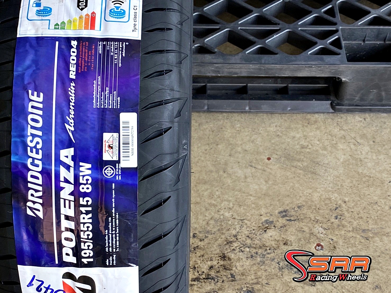 BRIDGESTONE RE004 195/55R15 ยางเข้าใหม่ปี2021 ราคาพิเศษ