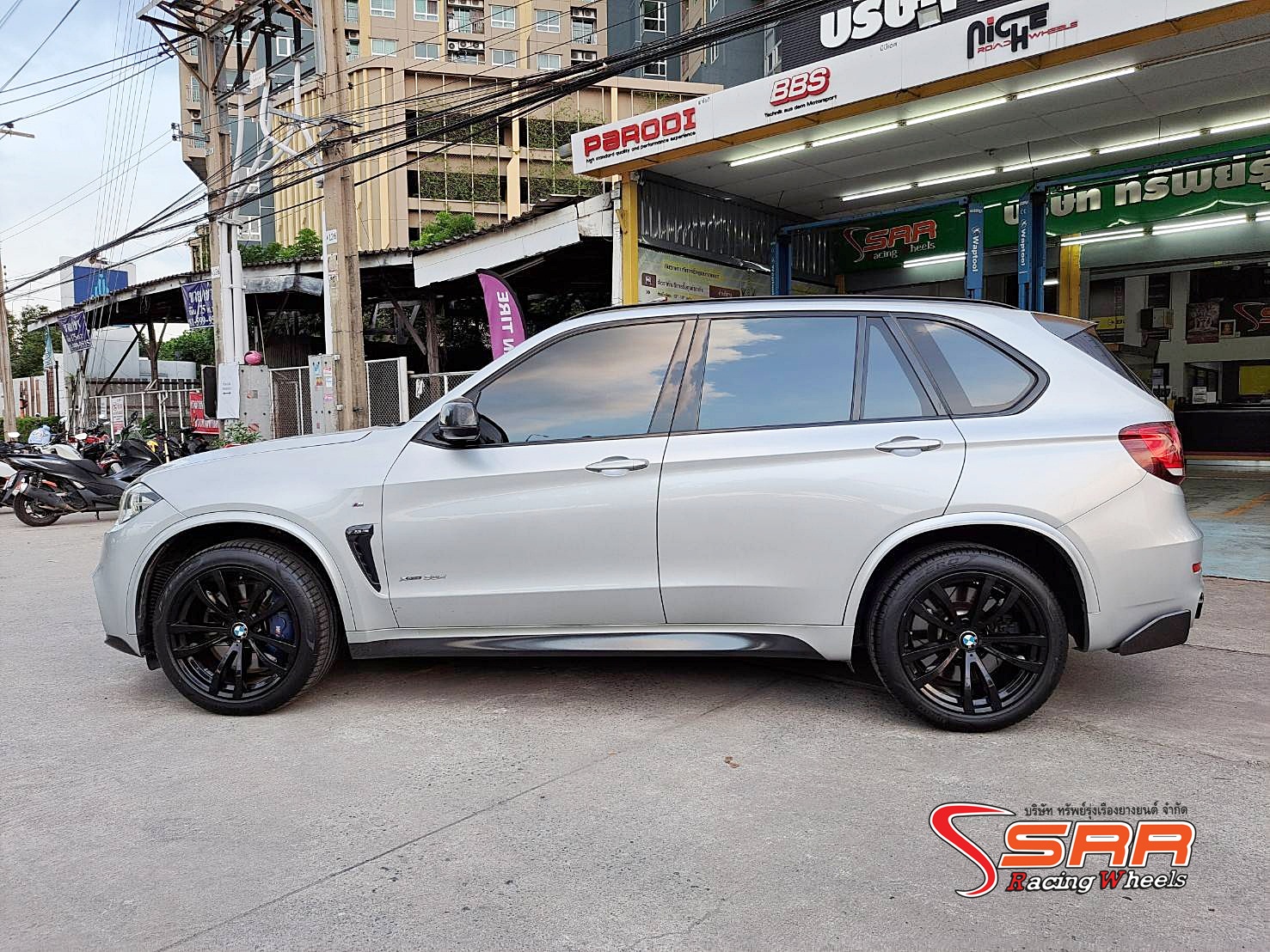 PIRELLI PZERO PZ4 (Run Flat) 275/40R20 ยางปี23 สำหรับรถ BMW X5-X6