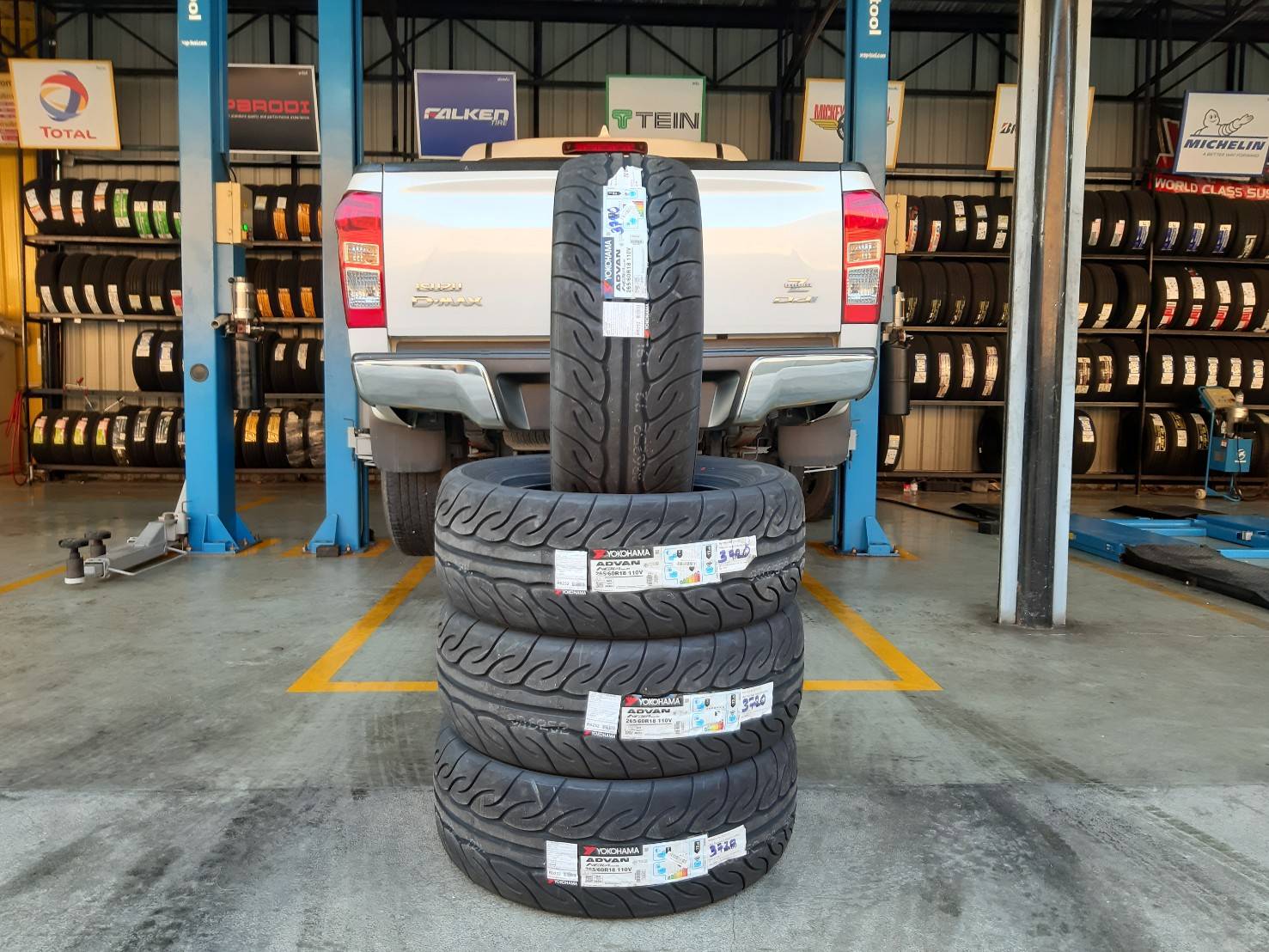 YOKOHAMA ADVAN AD08RS 265/60R18 ยางญี่ปุ่น ปี2021 ราคาพิเศษ