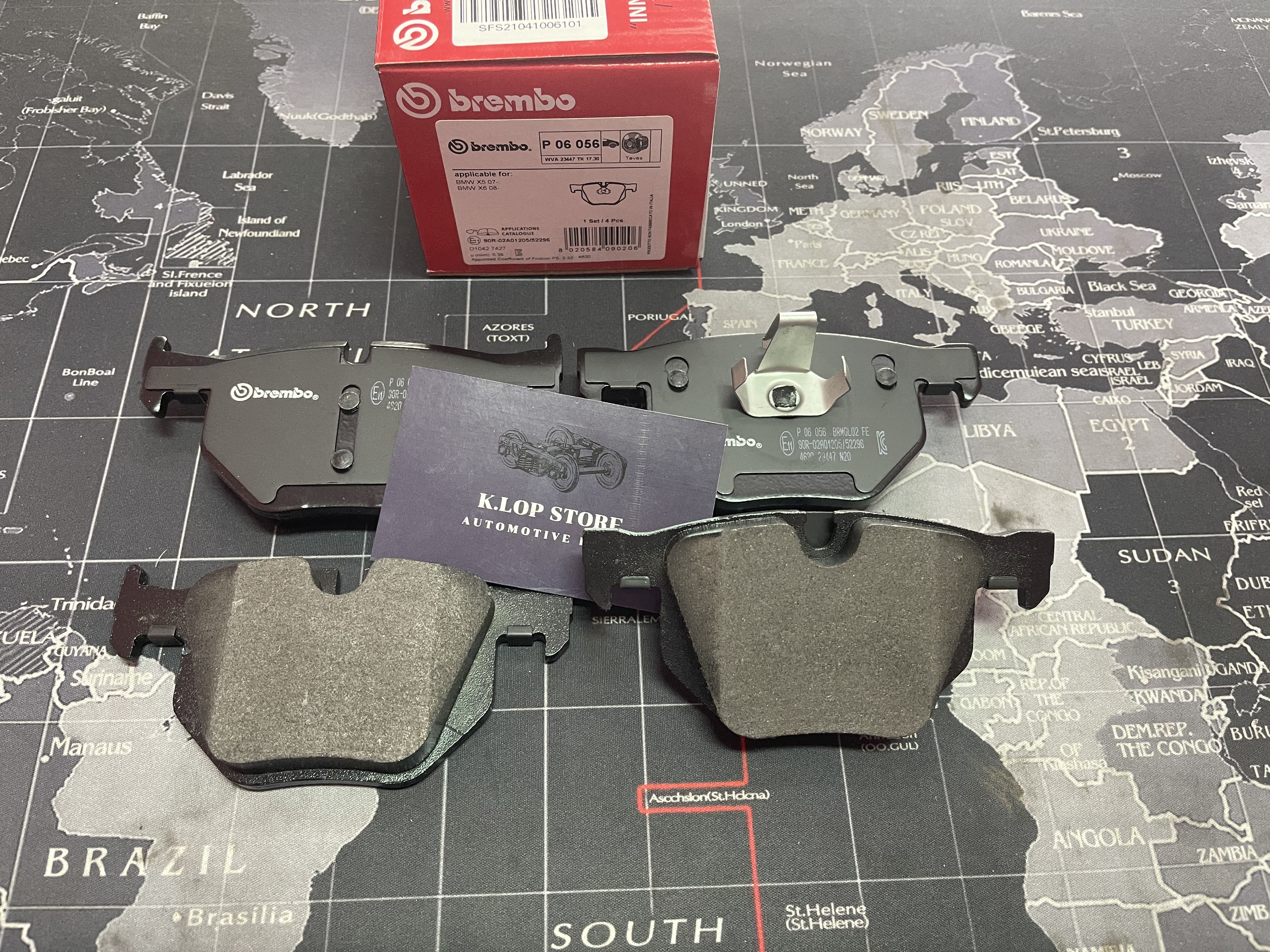 P06 056B ผ้าเบรก-R-แท้ BREMBO รุ่น Black : BMW ซีรี่ส์ X (E70) (F15/85) X5, (E71/72) (F16/86) X6 '13-> การันตีคุณภาพมาตรฐานโดย " เครอป อะไหล่ยนต์"
