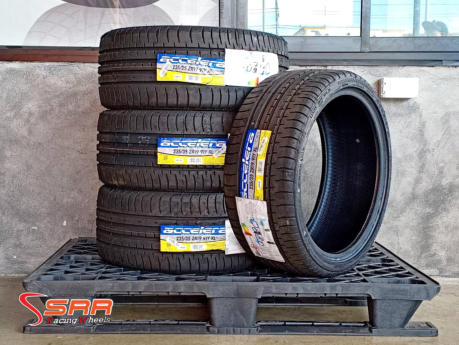 ACCELERA PHI 235/35ZR19 ยางปี20 ราคาพิเศษ เส้นละ 3,500 บาท