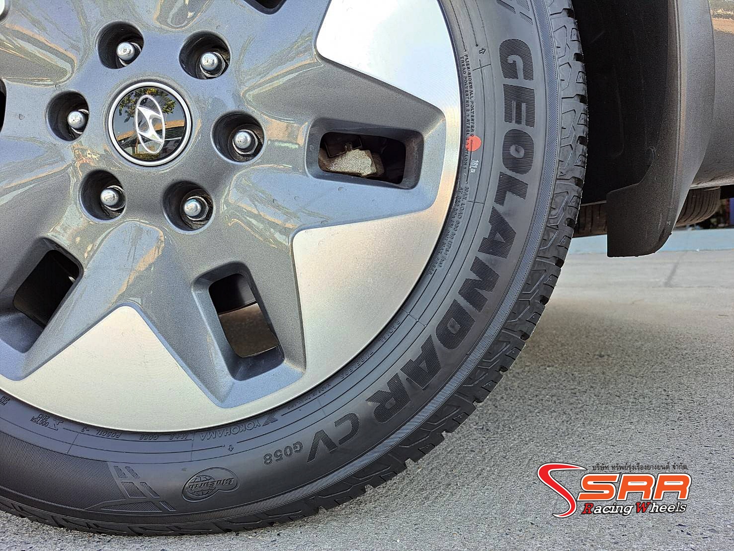 YOKOHAMA GEOLANDAR CV G058 235/55R18 ยางปี23 ราคาพิเศษ