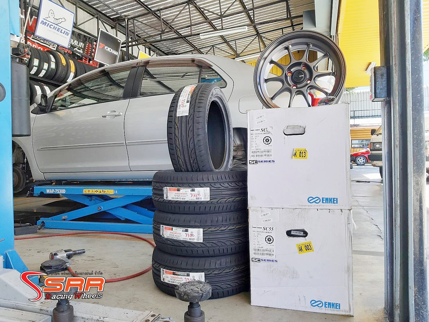 ENKEI TUNING SC55 ขอบ15 ET28 4x100 สีเทาตัวหนังสือแดง