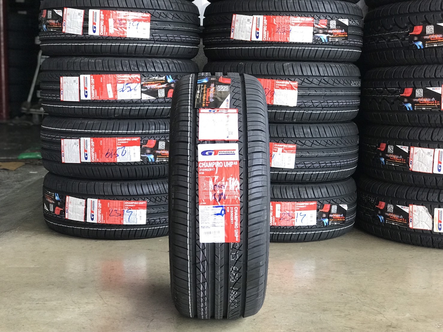 GT RADIAL UHP AS 215/50R17 ยางใหม่ปี19 ลดราคาพิเศษ