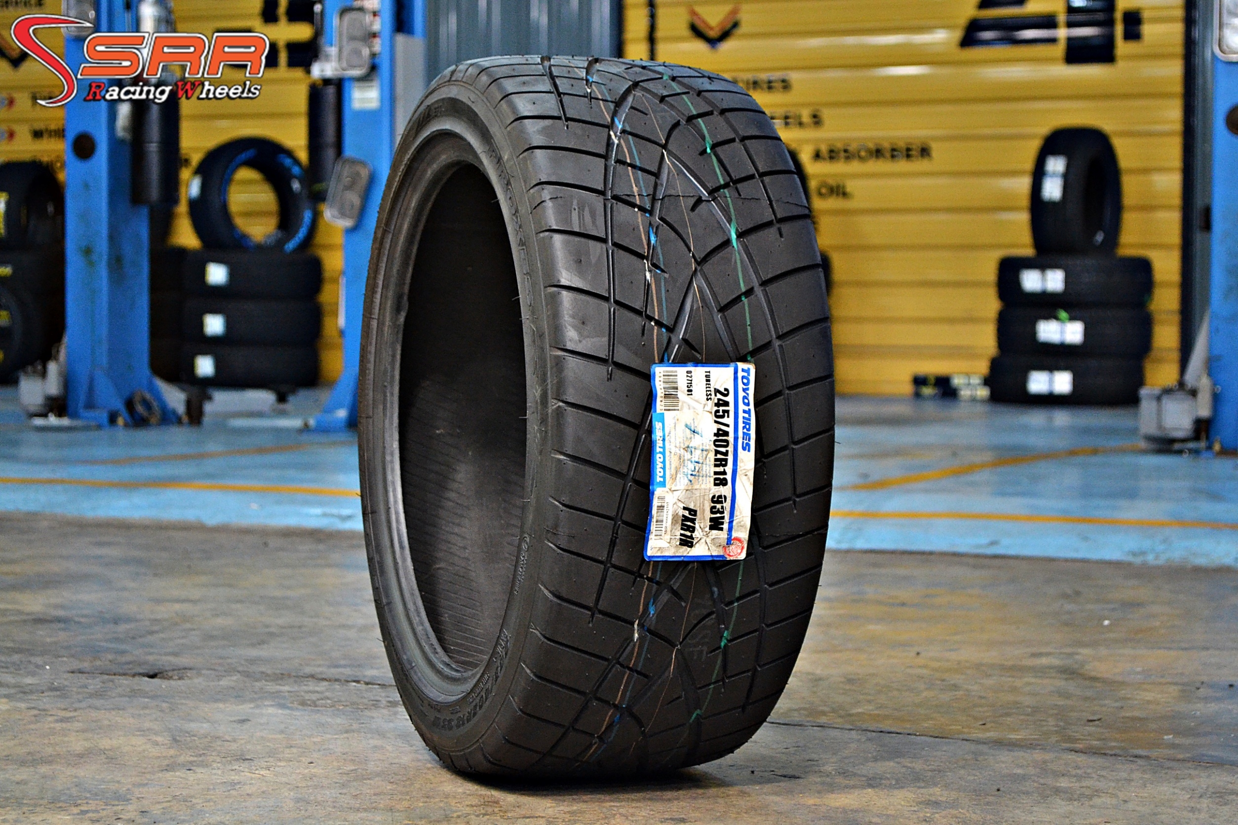 TOYO R1R 245/40ZR18