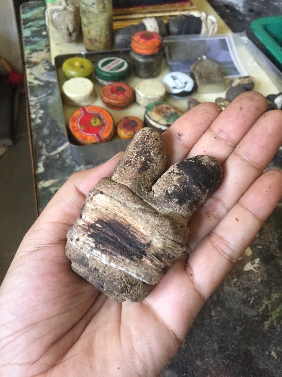 อิ้นมหาเสน่ห์พันด้วยด้ายอาถรรพ์ ตนครู อาจารย์เปล่ง บุญยืน