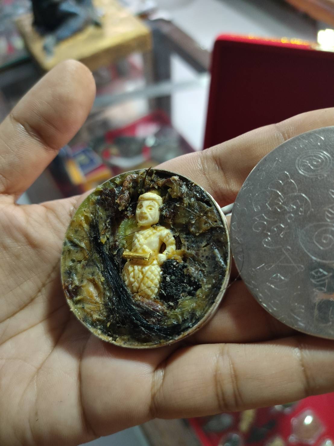 ตลับเงินปากผีรวมอาถรรพ์ อาจารย์เสือ สำนักคนเลี้ยงผี