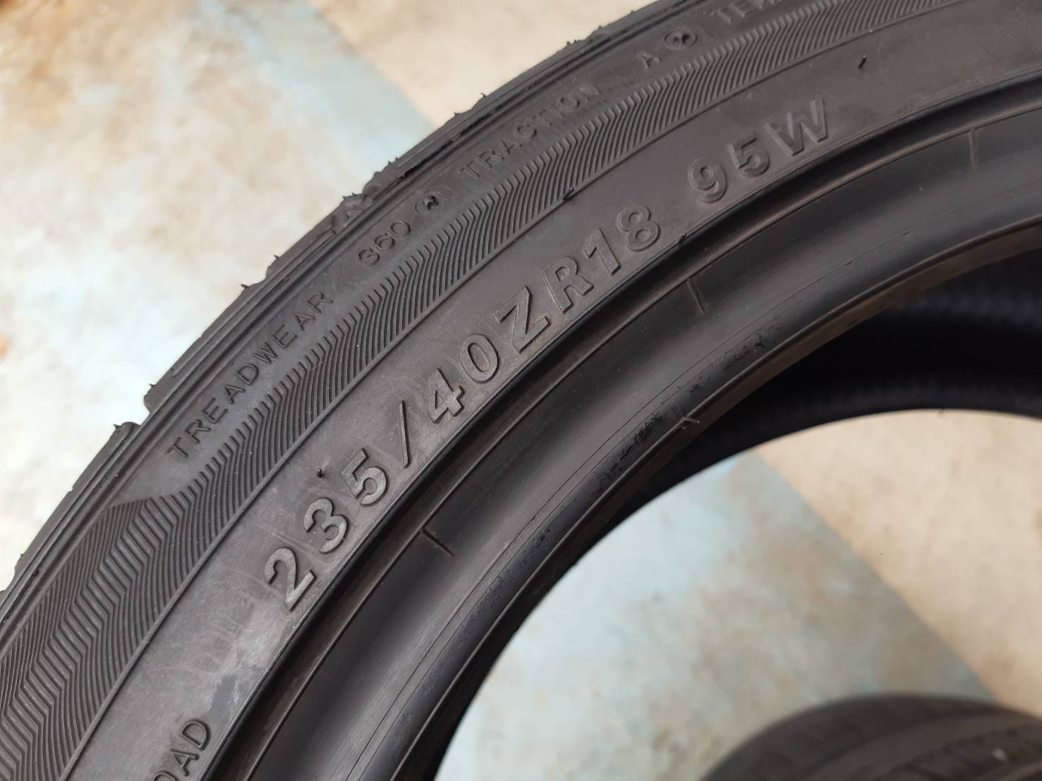 FALKEN ZE912 235/40ZR18 ยางปี19 ลดราคาพิเศษ