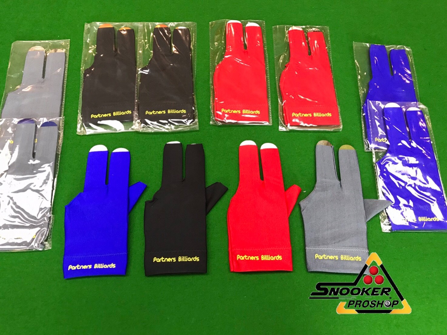 ถุงมือใส่เล่นสนุ๊กเกอร์ ข้างซ้าย