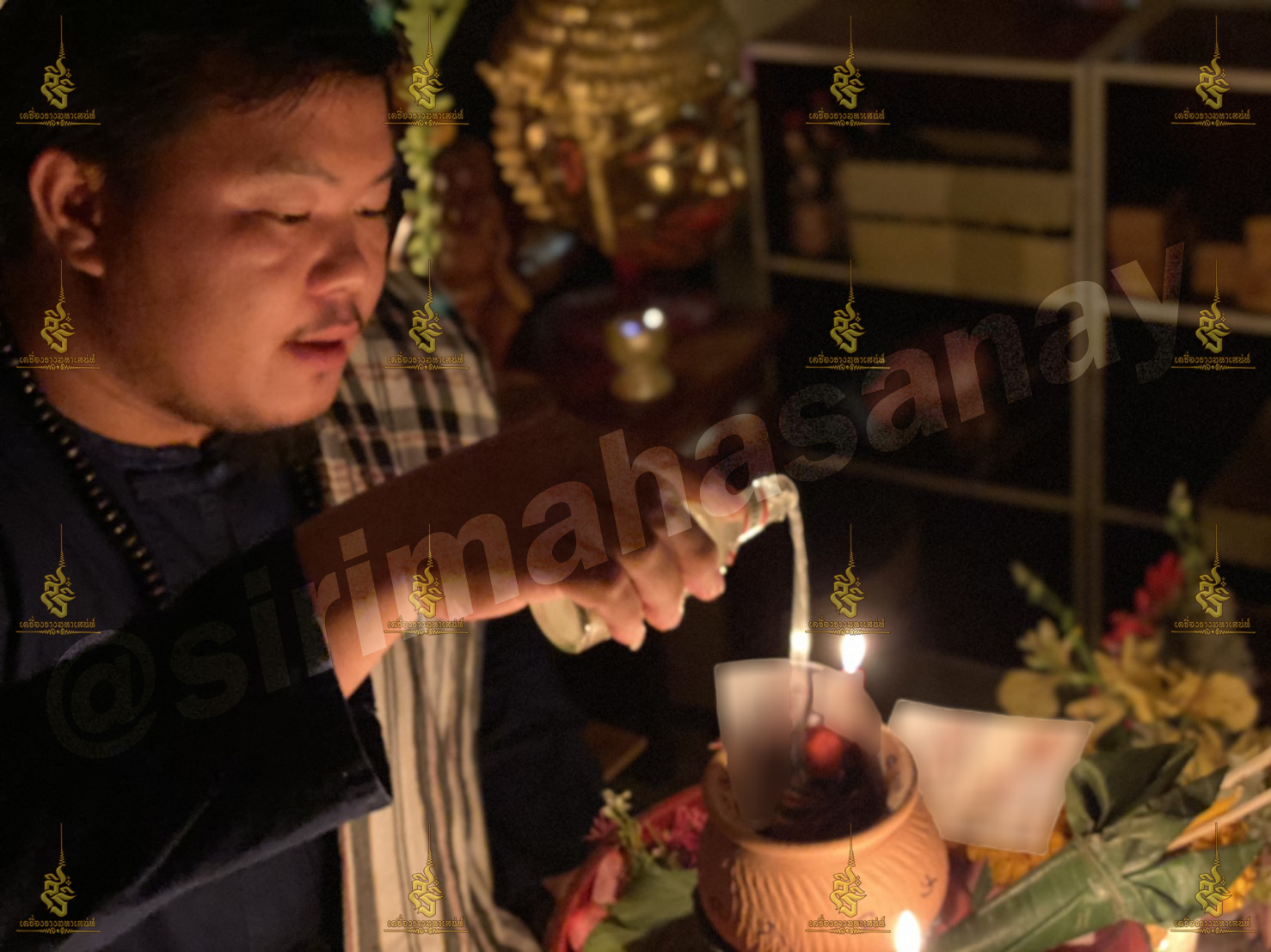 พิธีหอมดอกฮัก อาจารย์เสก สำนักสักยันต์ป๋ารมีเศรษฐีเรือนคำ