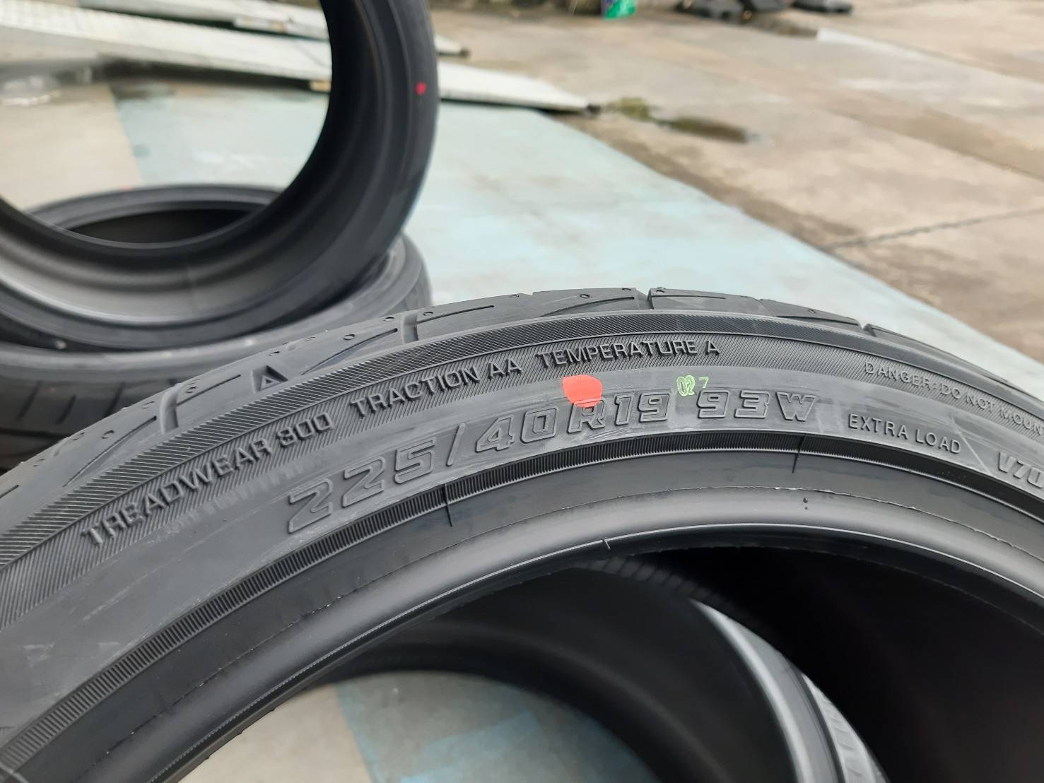 YOKOHAMA ADVAN FLEVA V701 255/35R19 ยางญี่ปุ่น ราคาพิเศษ