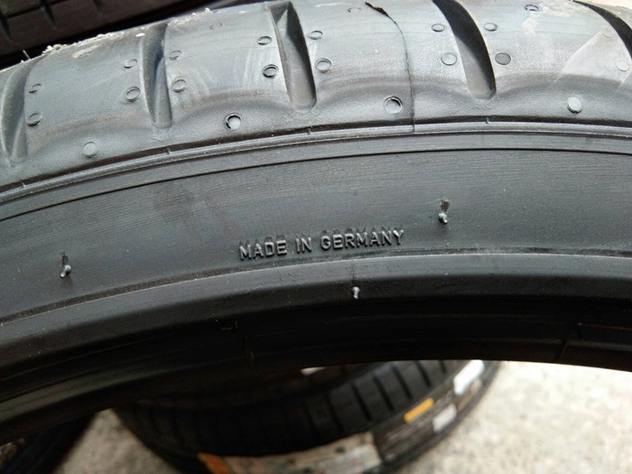 PIRELLI P ZERO PZ4 RUNFLAT (MOE) 245/35R20