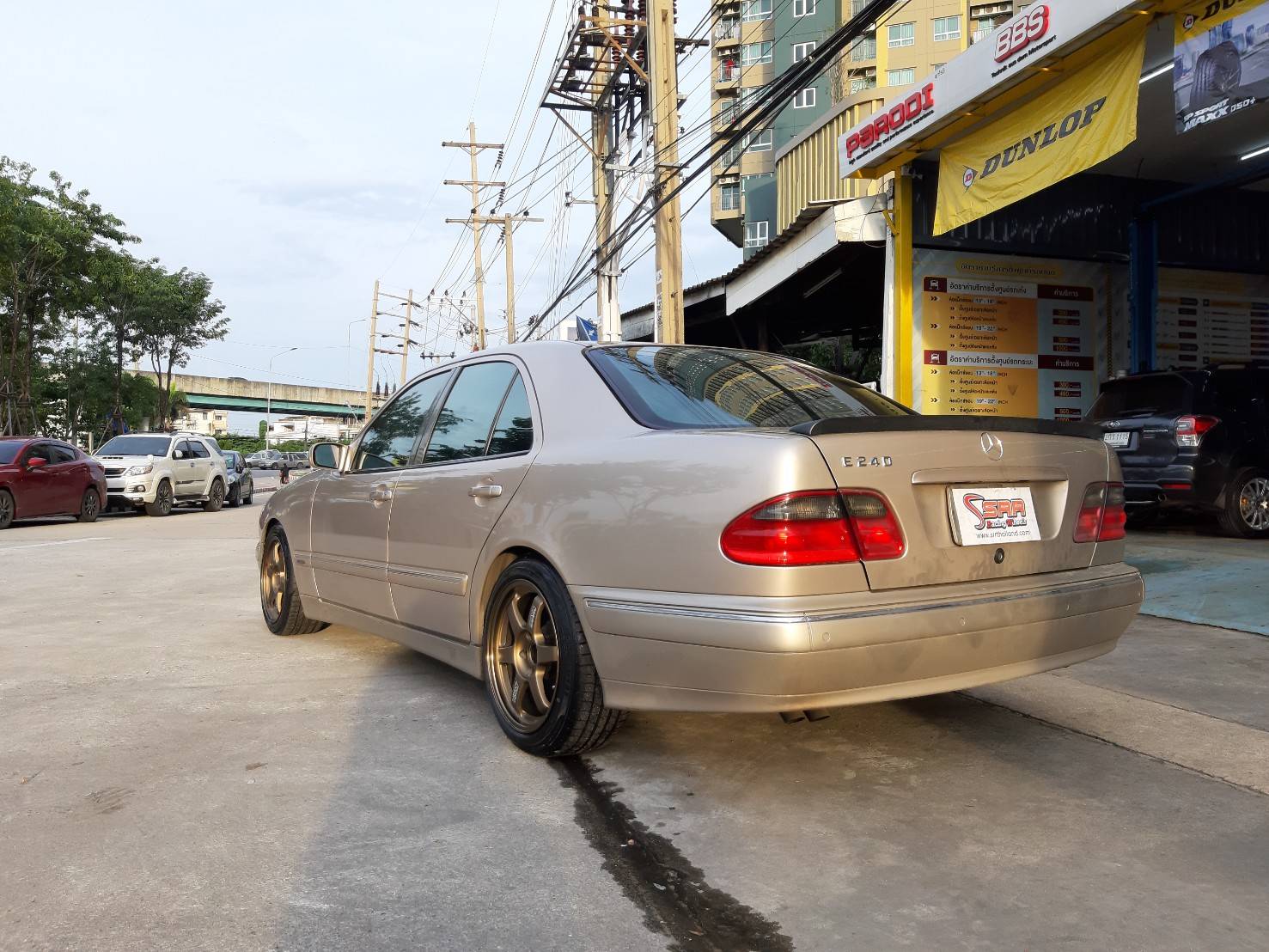 DUNLOP LM705 235/45ZR17 ยางใหม่ปี19 ลดราคาพิเศษ