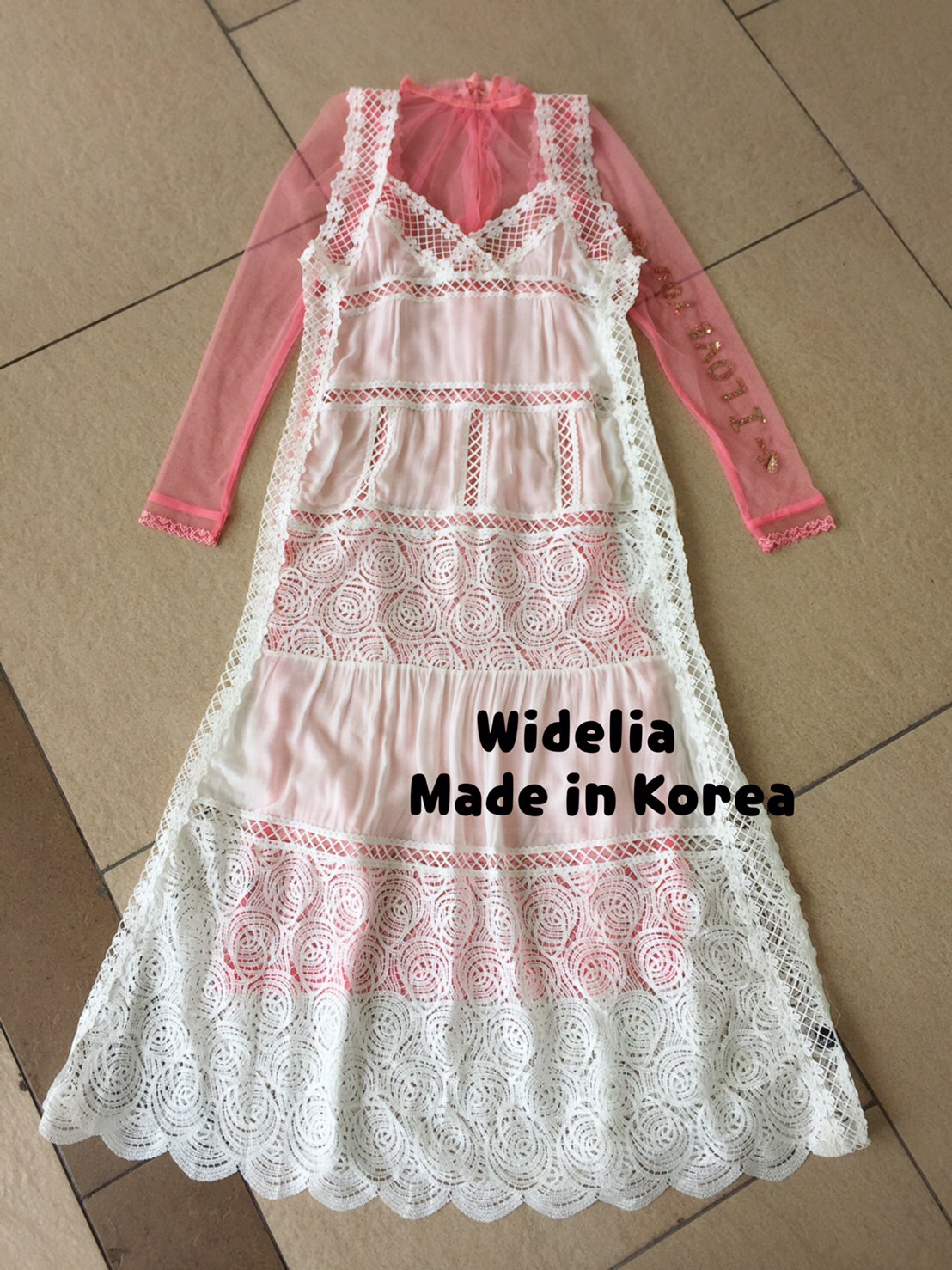 *พร้อมส่ง*Landmee Set maxi dress ลูกไม้สายเดี่ยวคอวีมาคู่กับเดรสแขนยาวเนื้อผ้าตะข่ายซีทรู