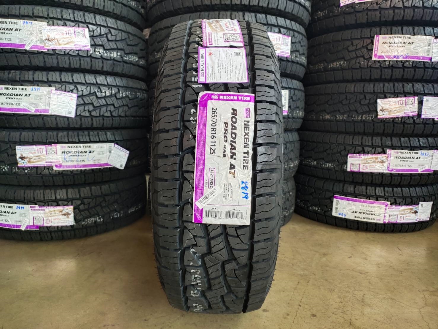 NEXEN ROADIAN AT PRO RA8 265/70R16 ยางราคาพิเศษ เส้นละ 2,900 บาท