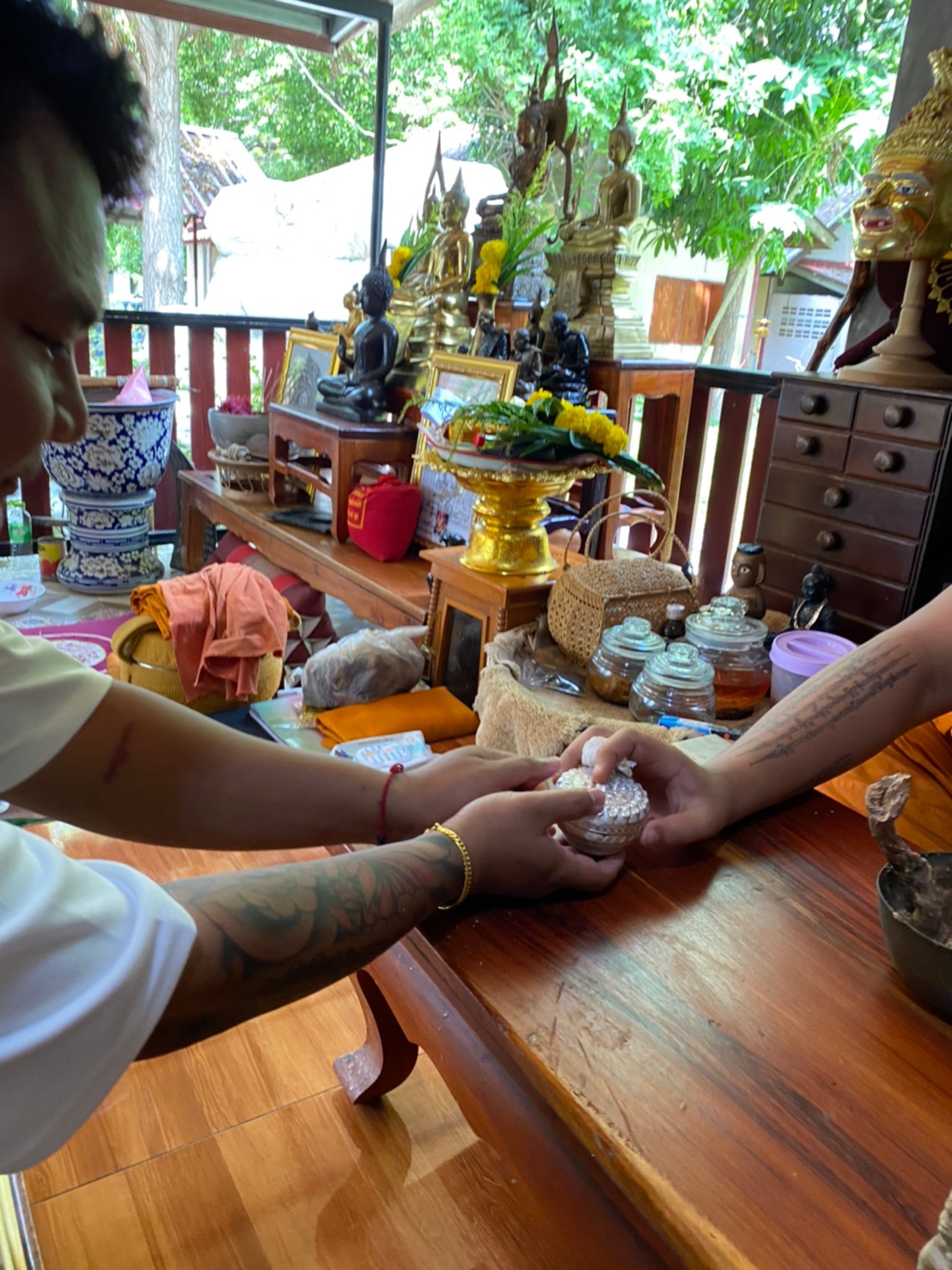 ⭕️ สีผึ้งพรายเศรษฐี พระอาจารย์บุณยกร ฐิตปุญโญ