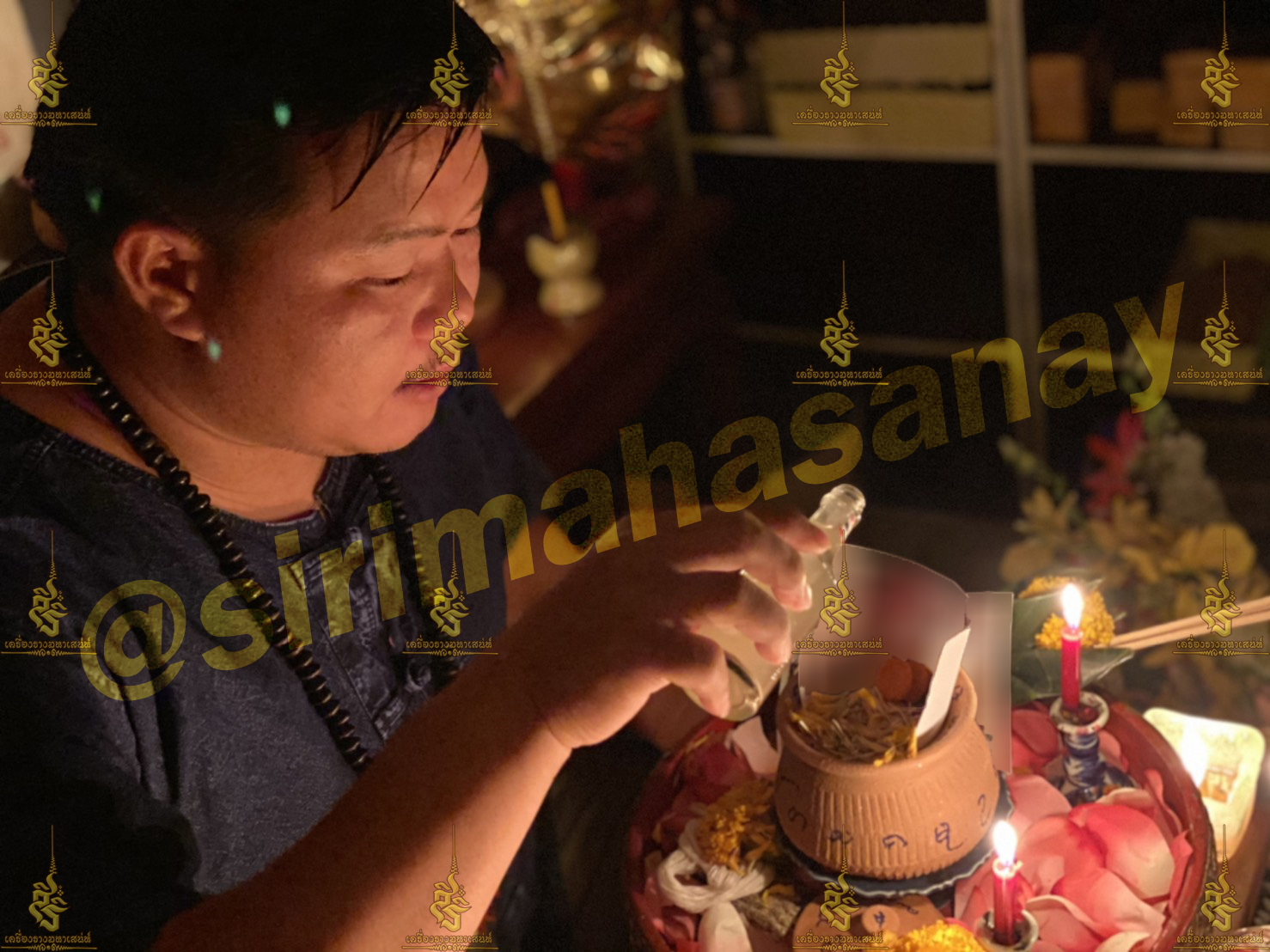 พิธีหอมดอกฮัก อาจารย์เสก สำนักสักยันต์ป๋ารมีเศรษฐีเรือนคำ