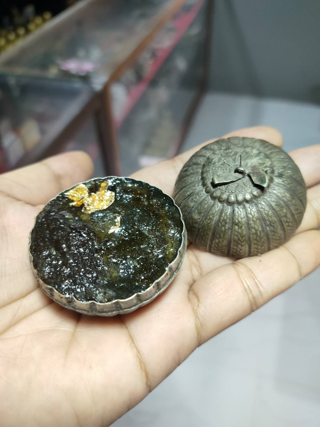 สีผึ้งลูกกรอก 100 ศพ (ตลับครู) อาจารย์เสือ สำนักคนเลี้ยงผี