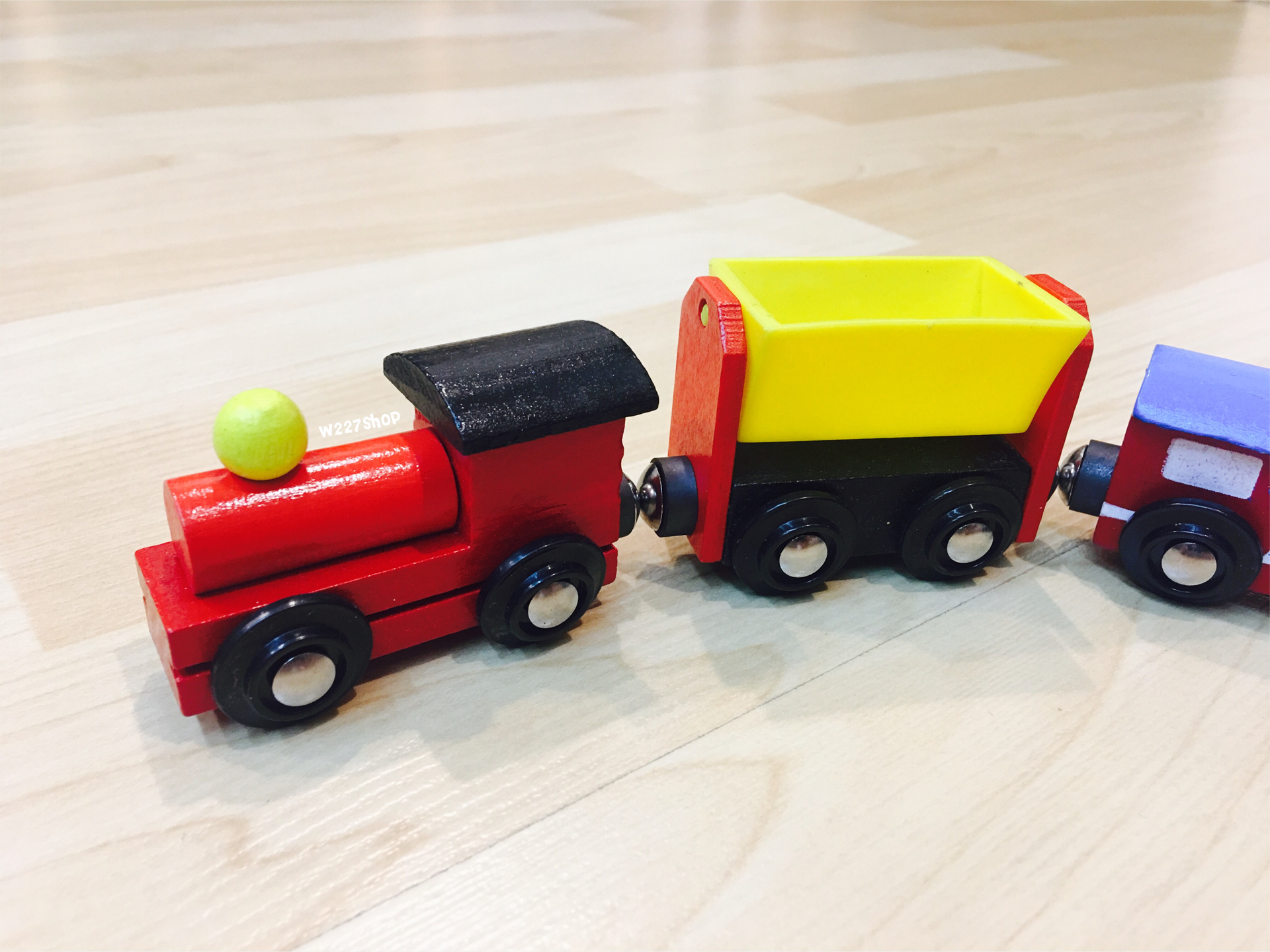 รถไฟแม่เหล็กไม้