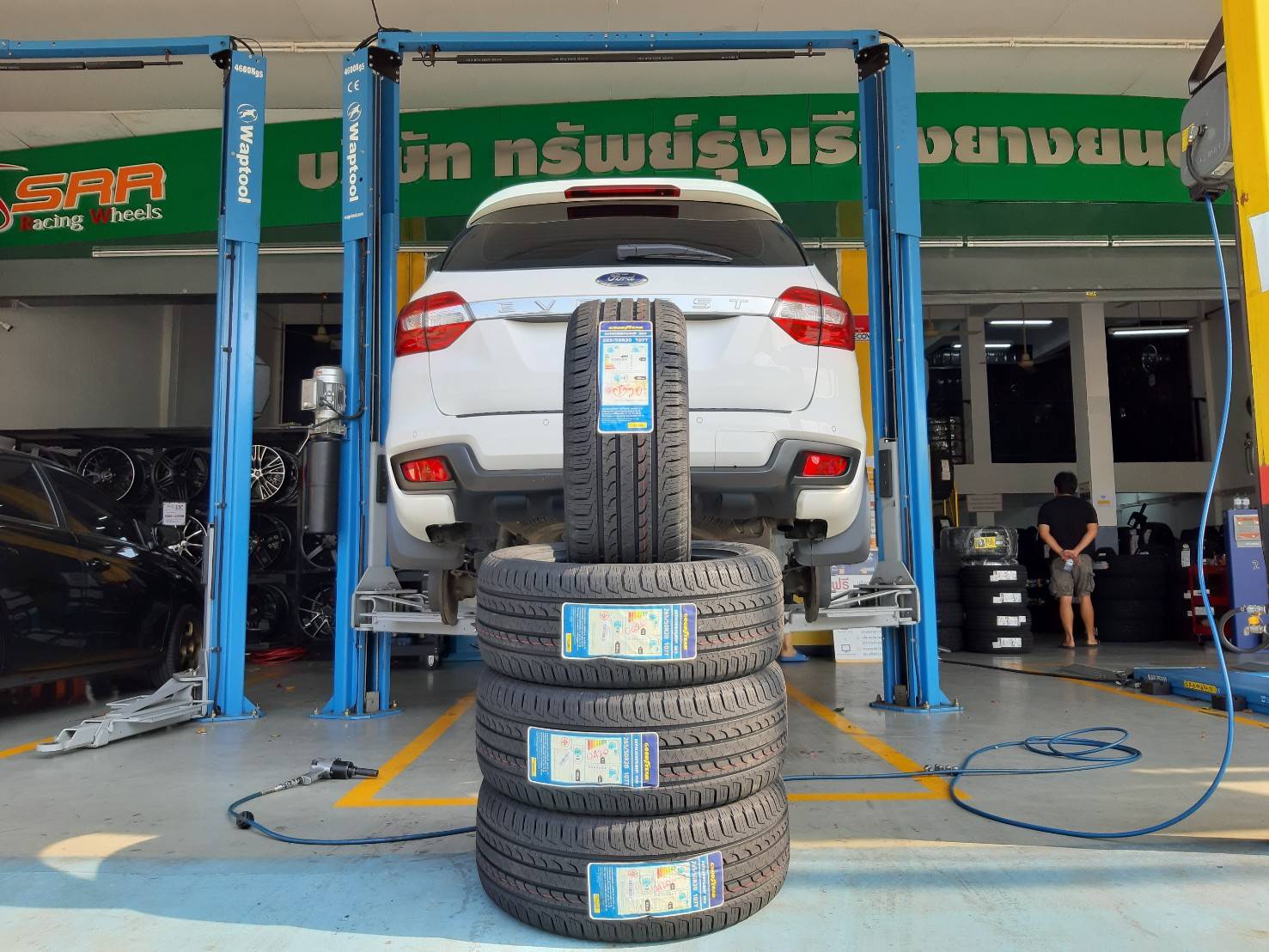 GOODYEAR EFFICIENTGRIP SUV 265/50R20 ยางปี20 ราคาพิเศษ