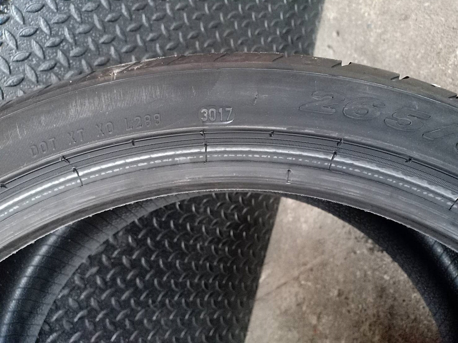 PIRELLI P ZERO NO 265/35ZR20 ยางใหม่นำเข้า ลดราคาพิเศษ