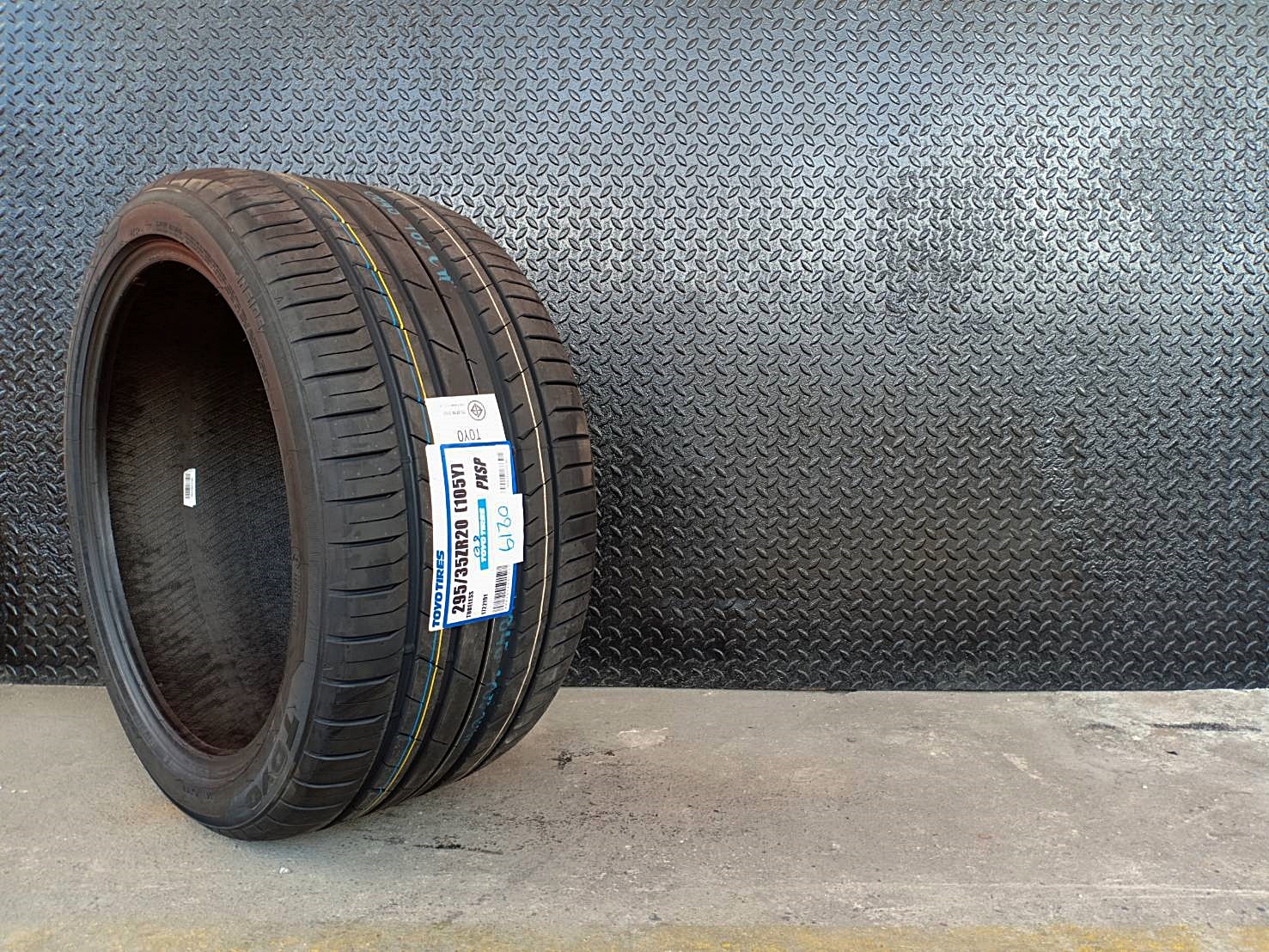 TOYO PROXES SPORT 295/35ZR20 ยางสำหรับใส่รถ Porsche Panamera