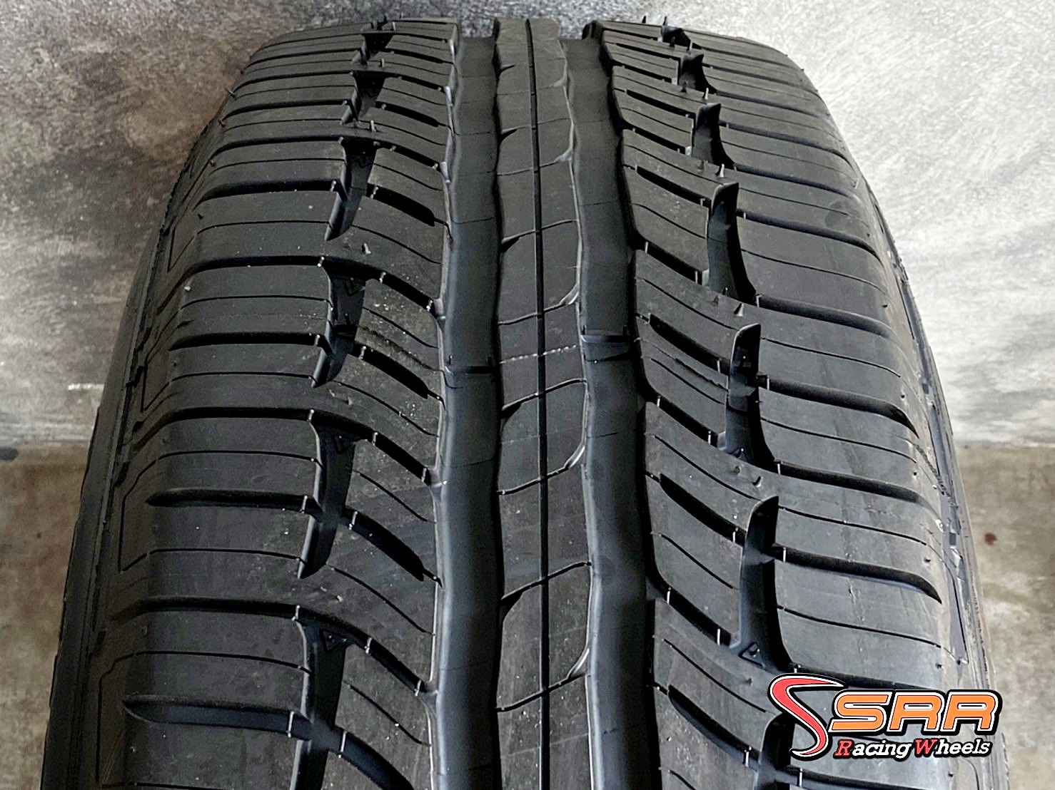 BFGoodrich Advantage T/A SUV 255/70R15 ยางใหม่ปี20 ราคาพิเศษ