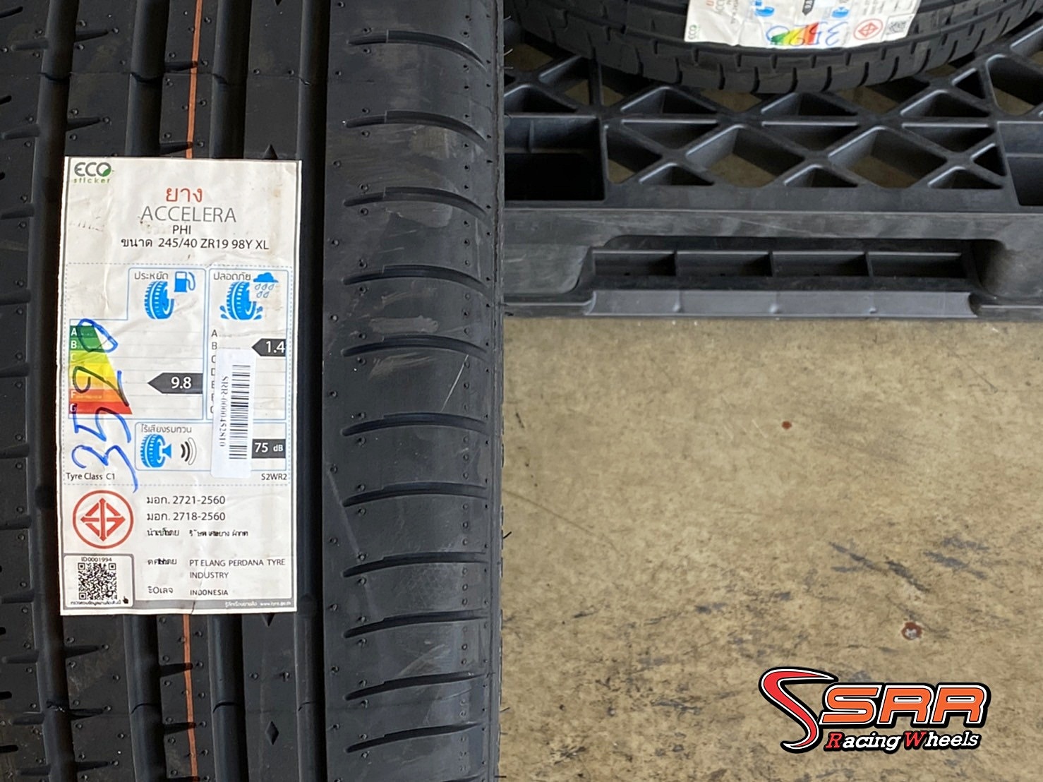 ACCELERA PHI 245/40ZR19 ยางเข้าใหม่ปี20 ราคาพิเศษ