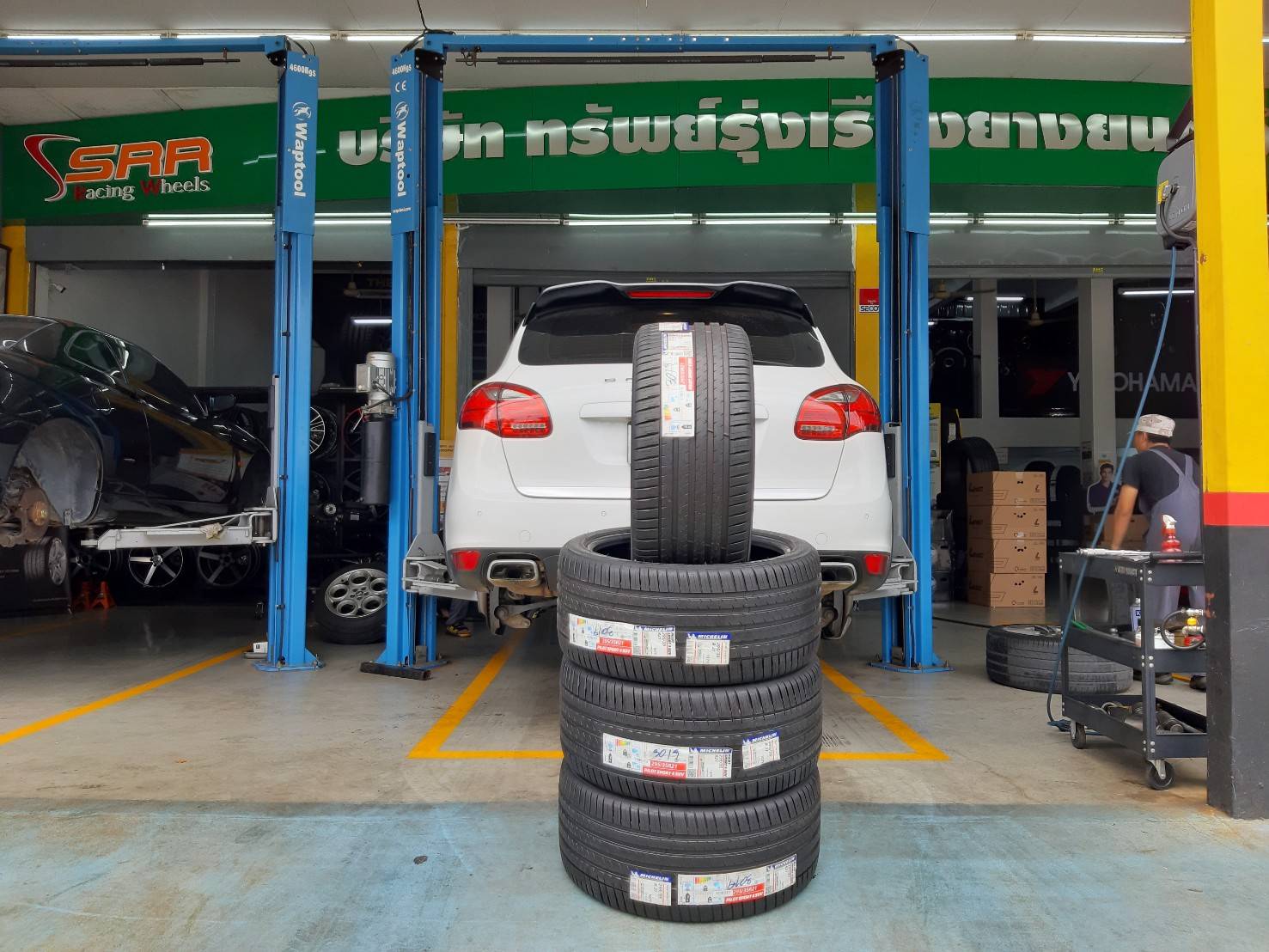 MICHELIN PILOT SPORT 4 SUV 295/35R21 ยางสำหรับใส่ Porsche Cayenne