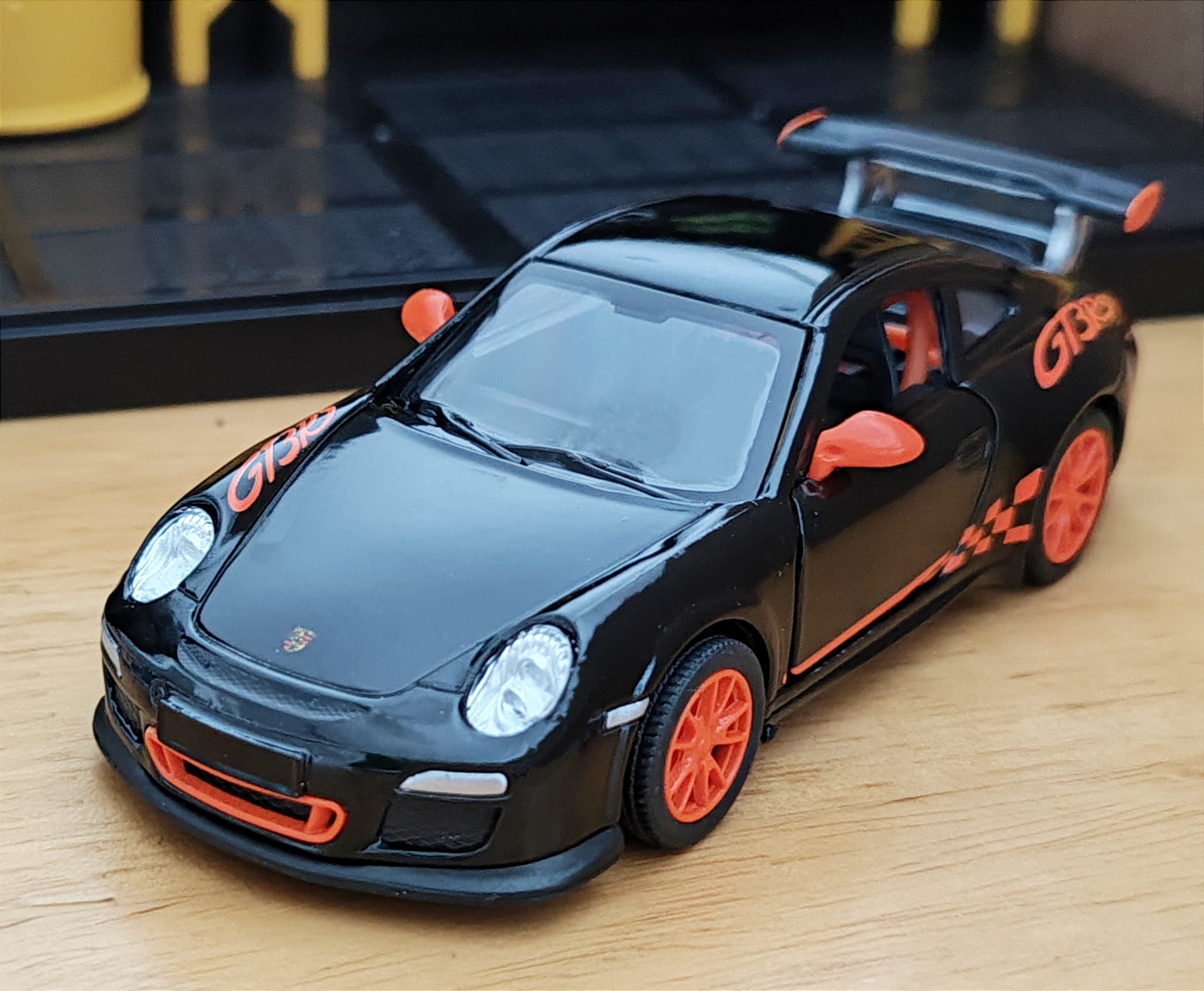 2010 Porsche 911 GT3 RS โมเดลรถเหล็ก (ปลีก-ส่ง)