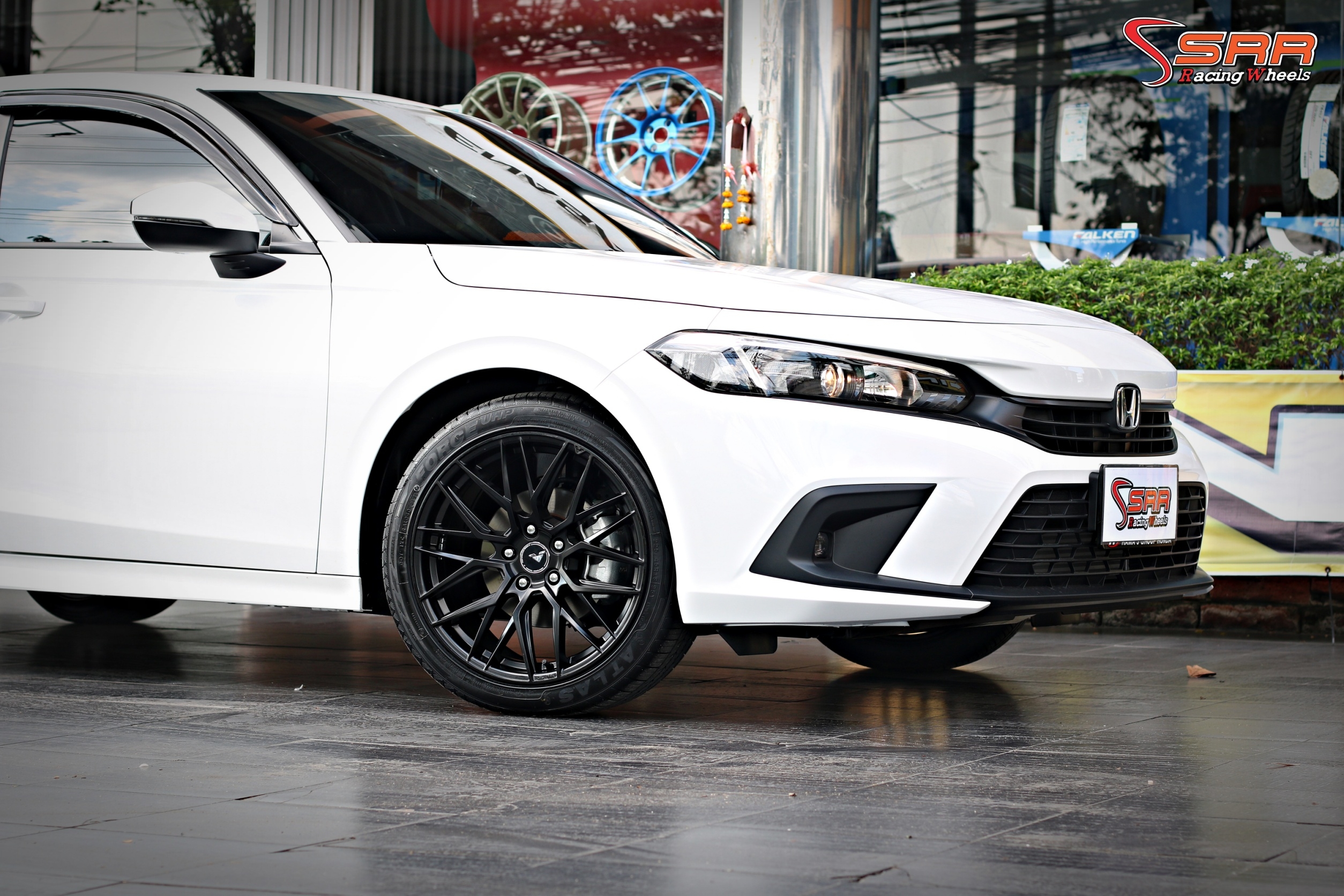 Vorsteiner V-FF 107 ขอบ18 5H113 ET38 MB มีจำหน่ายที่ร้านSRR