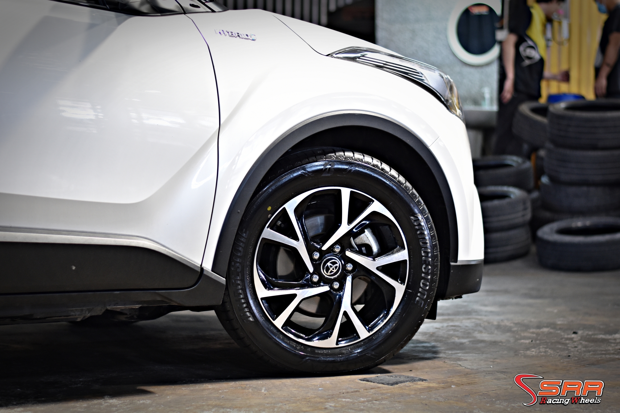 BRIDGESTONE ALENZA 001 215/60R17 ยางใหม่ ลดราคาพิเศษ