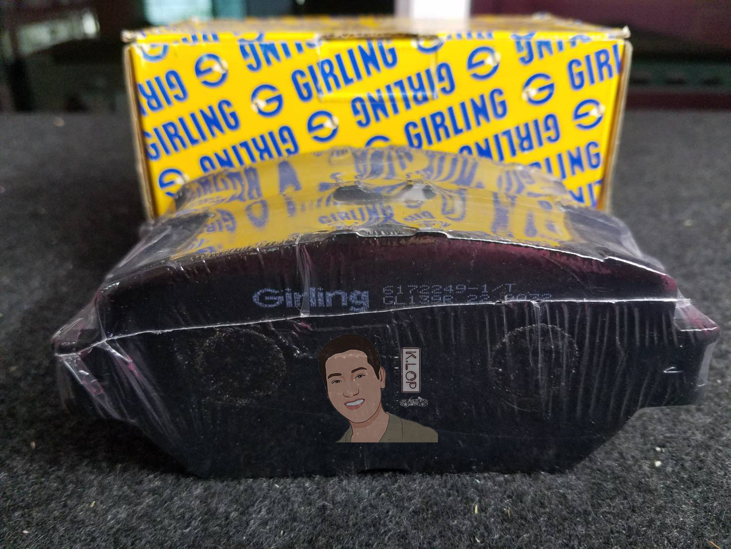 ผ้าเบรกหน้า Girling แท้ F.PAD, CAMRY '02 -06 , WISH 2.0 '03 on (คุณภาพดีมาตรฐาน การันตีโดยเครอปอะไหล่ยนต์)