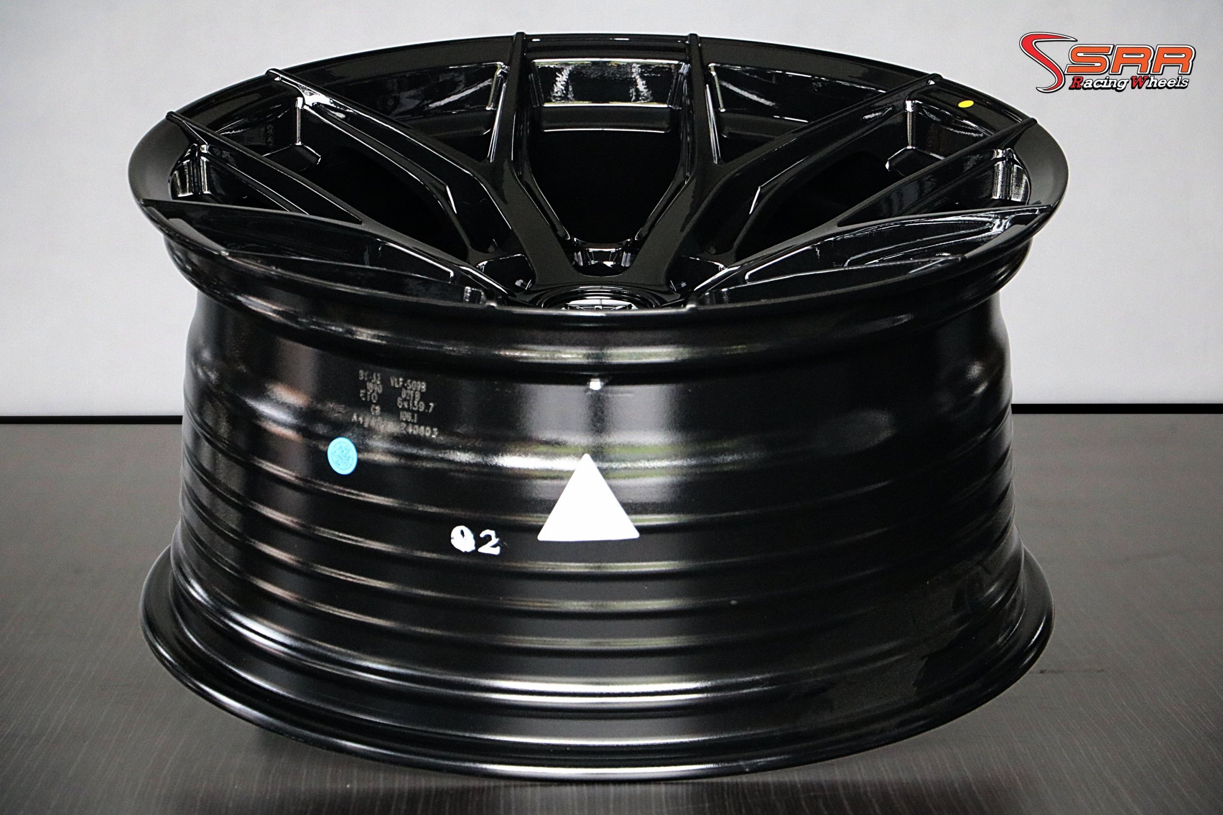 OASIS VLF-S09 ล้อเบา ขอบ18 6x139.7 ET0 Gloss Black