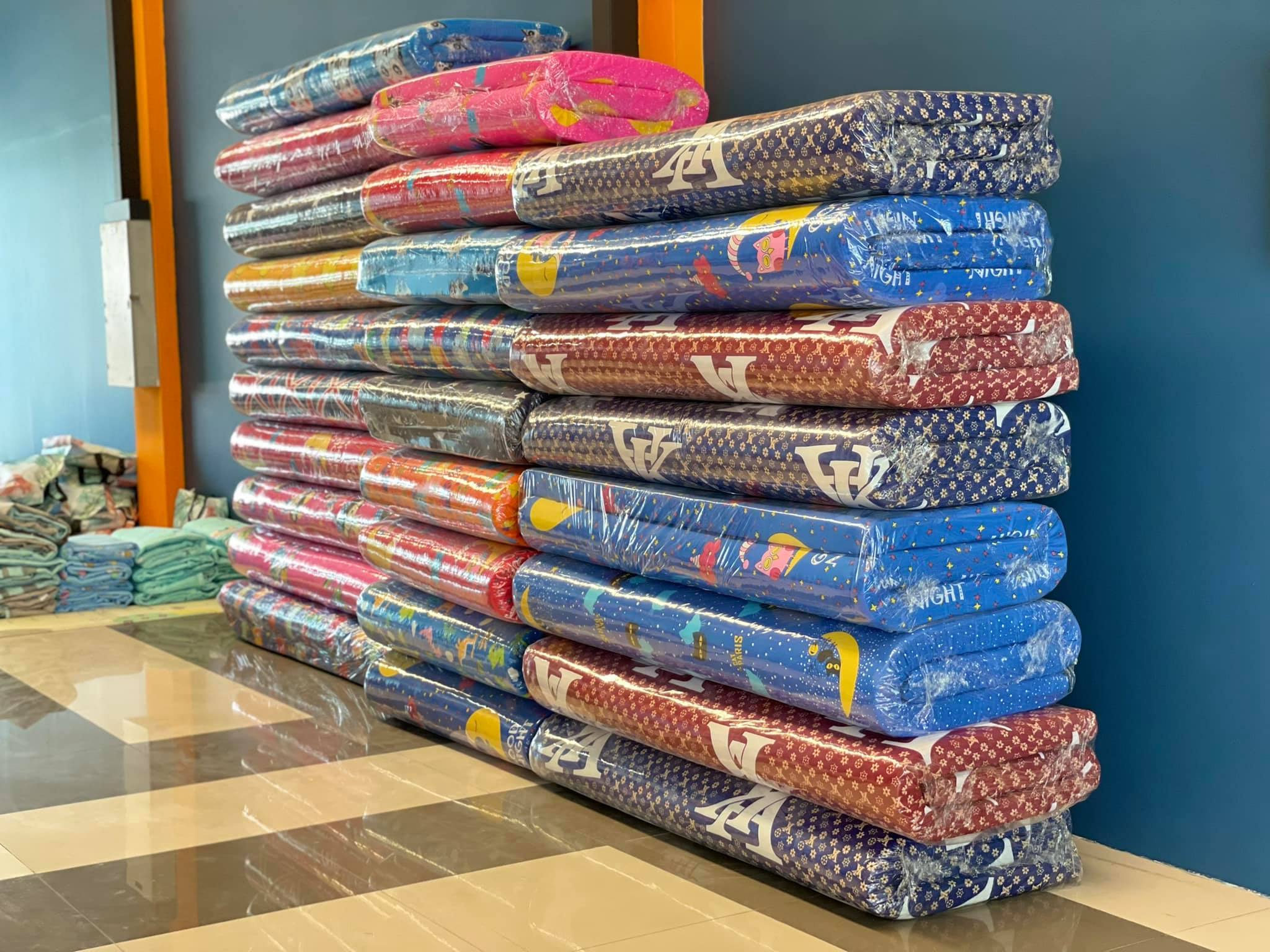 ที่นอนปิคนิค ผลิตจากโรงงานโดยตรงมีรุ่นหนา 2 นิ้ว / 4 นิ้ว