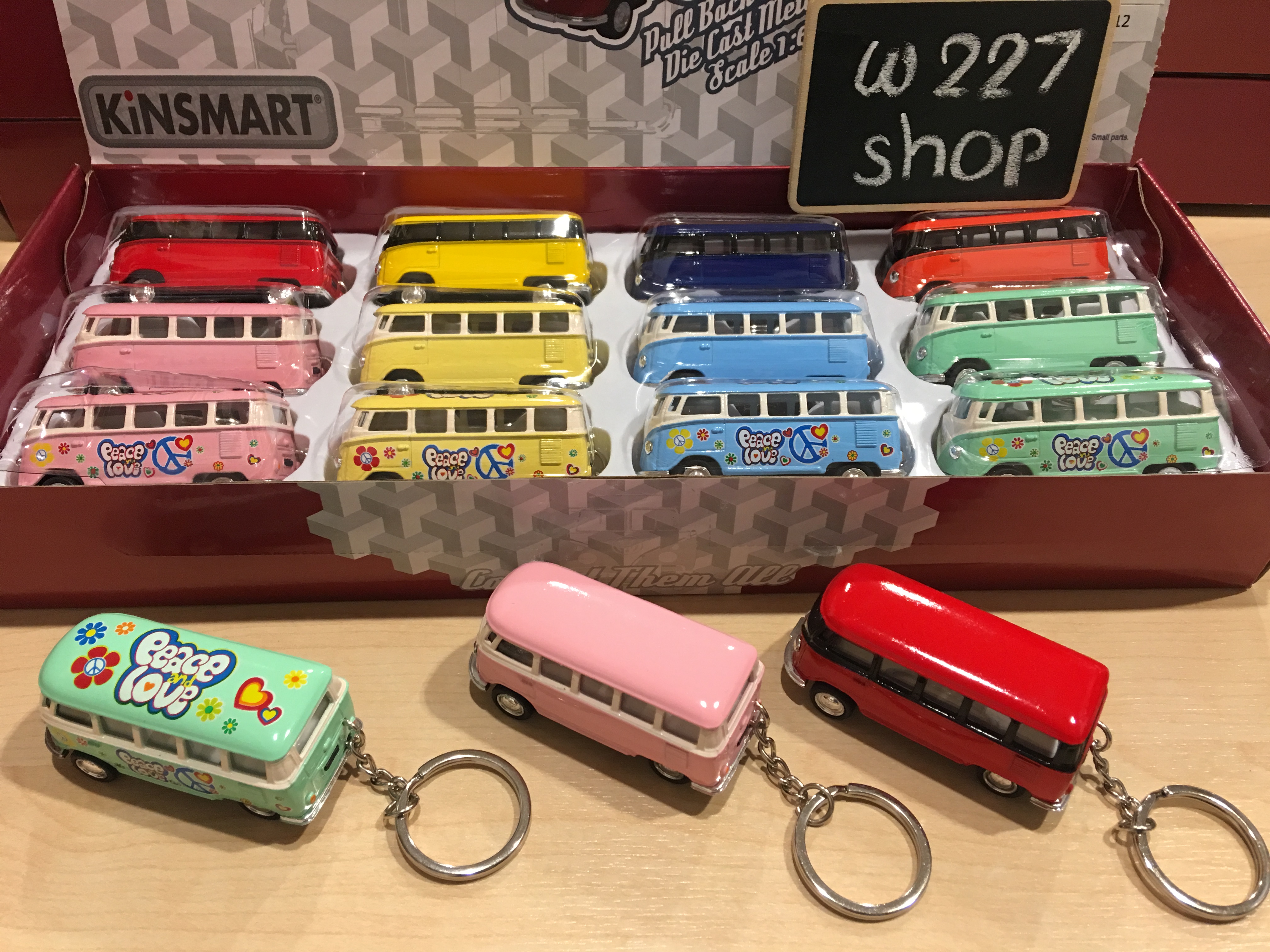 พวงกุญแจ โมเดลรถเหล็ก โฟล์คตู้ 1962 Volkswagen Classical Bus scale 1:64 ขนาด 2.5 นิ้ว กดลาน (ปลีก-ส่ง)