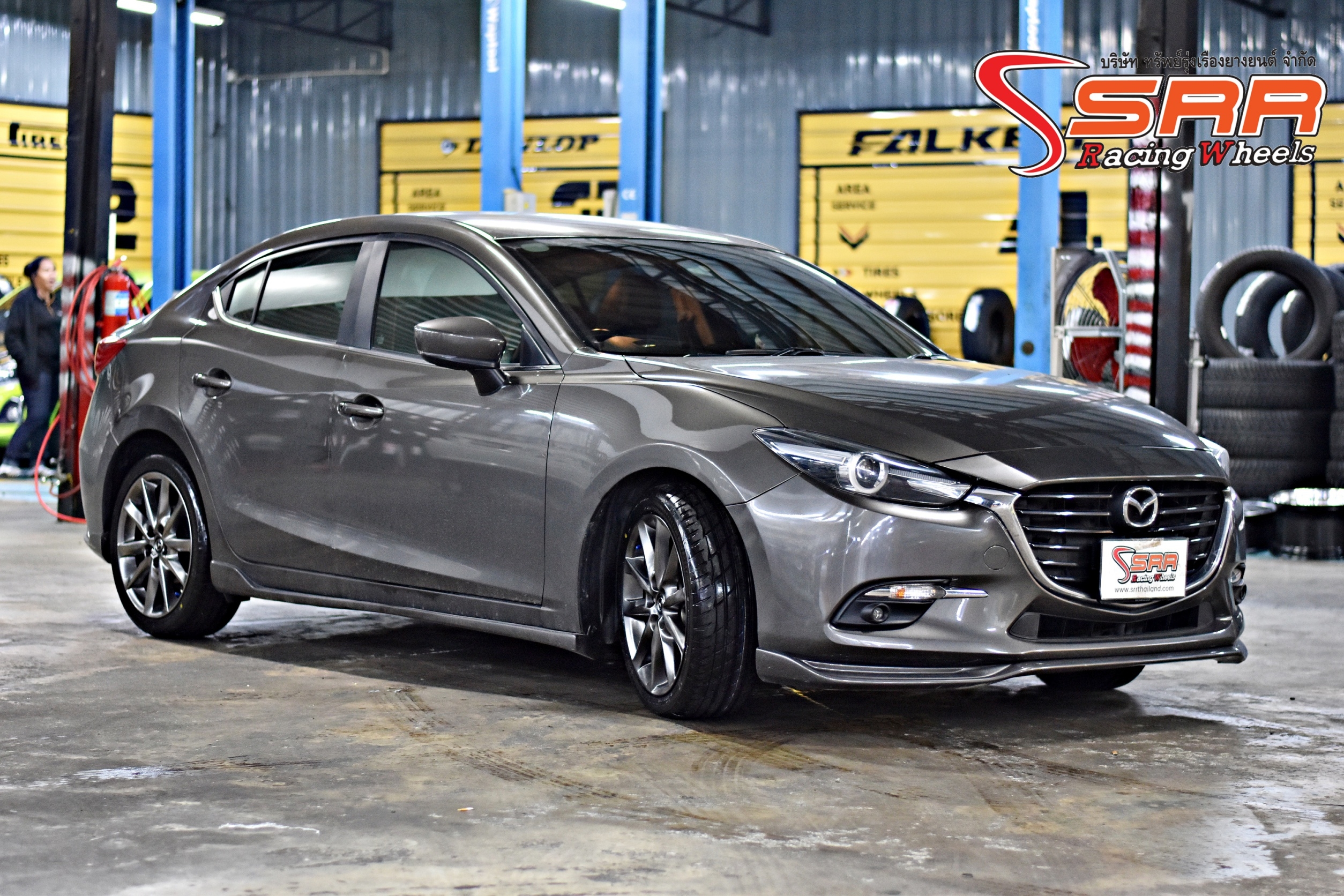 BRIDGESTONE POTENZA ADRENALIN RE004 215/45R18 ยางปี20 ราคาพิเศษ