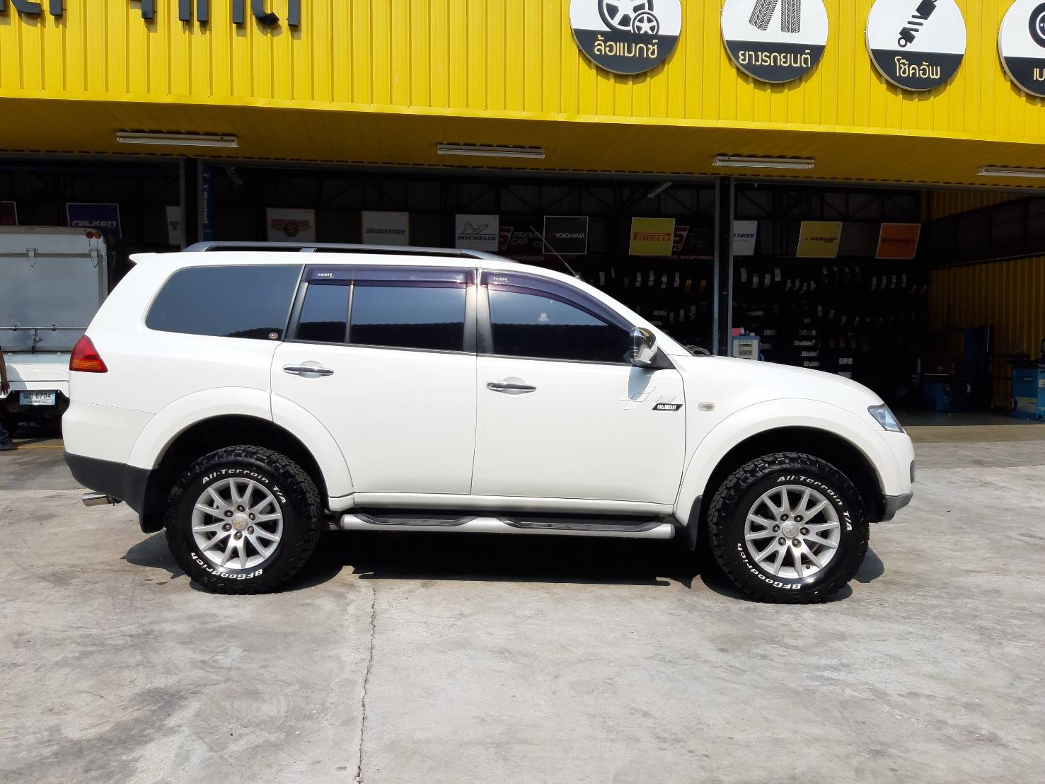 BFGoodrich All Terrain T/A KO2 265/65R17 ยางใหม่ปี21 ราคาพิเศษ