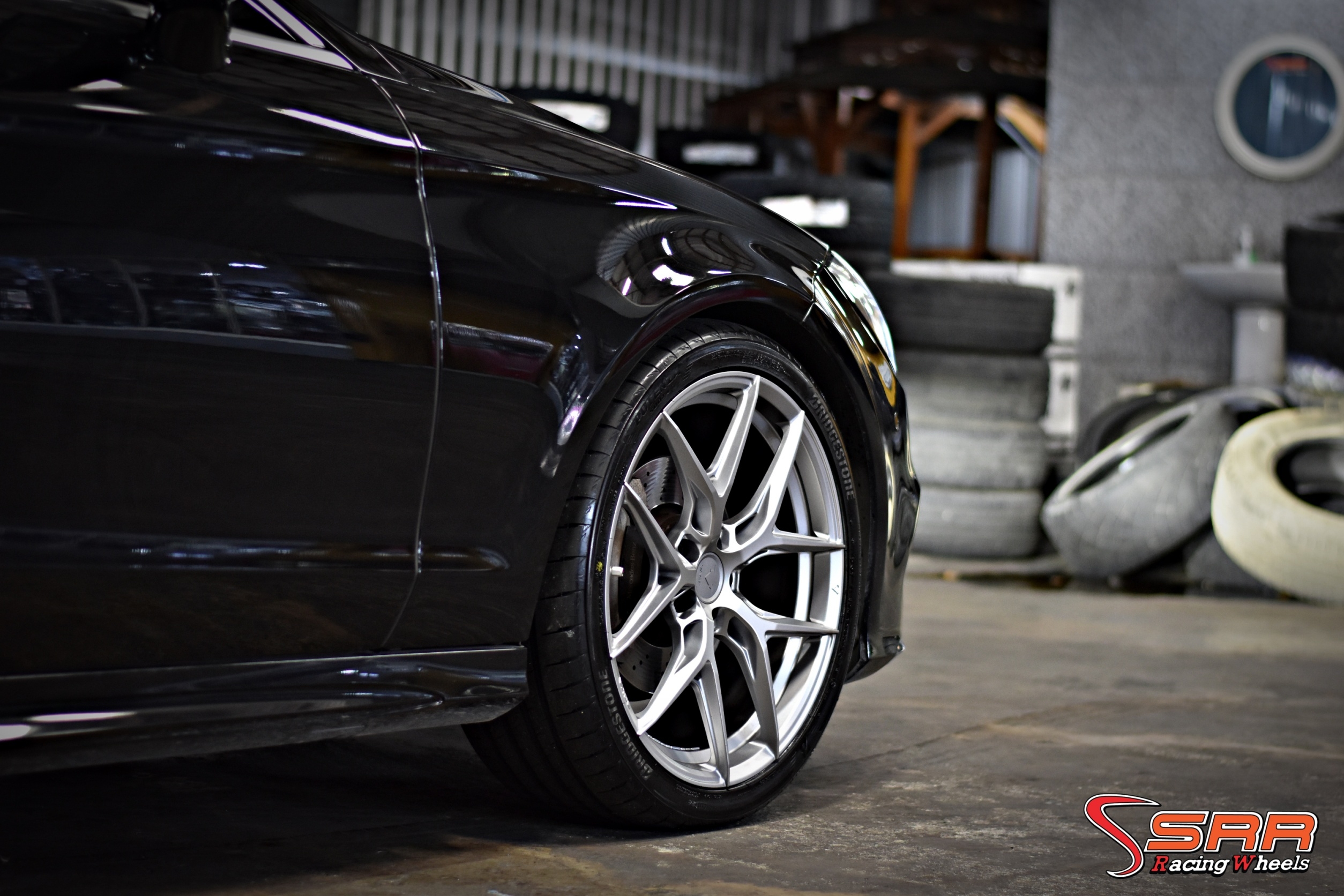 VAGE VF-04 ขอบ20 หน้า8.5 หลัง10 5H112/114.3 SMOKE GREY มีจำหน่ายที่ร้านSRR