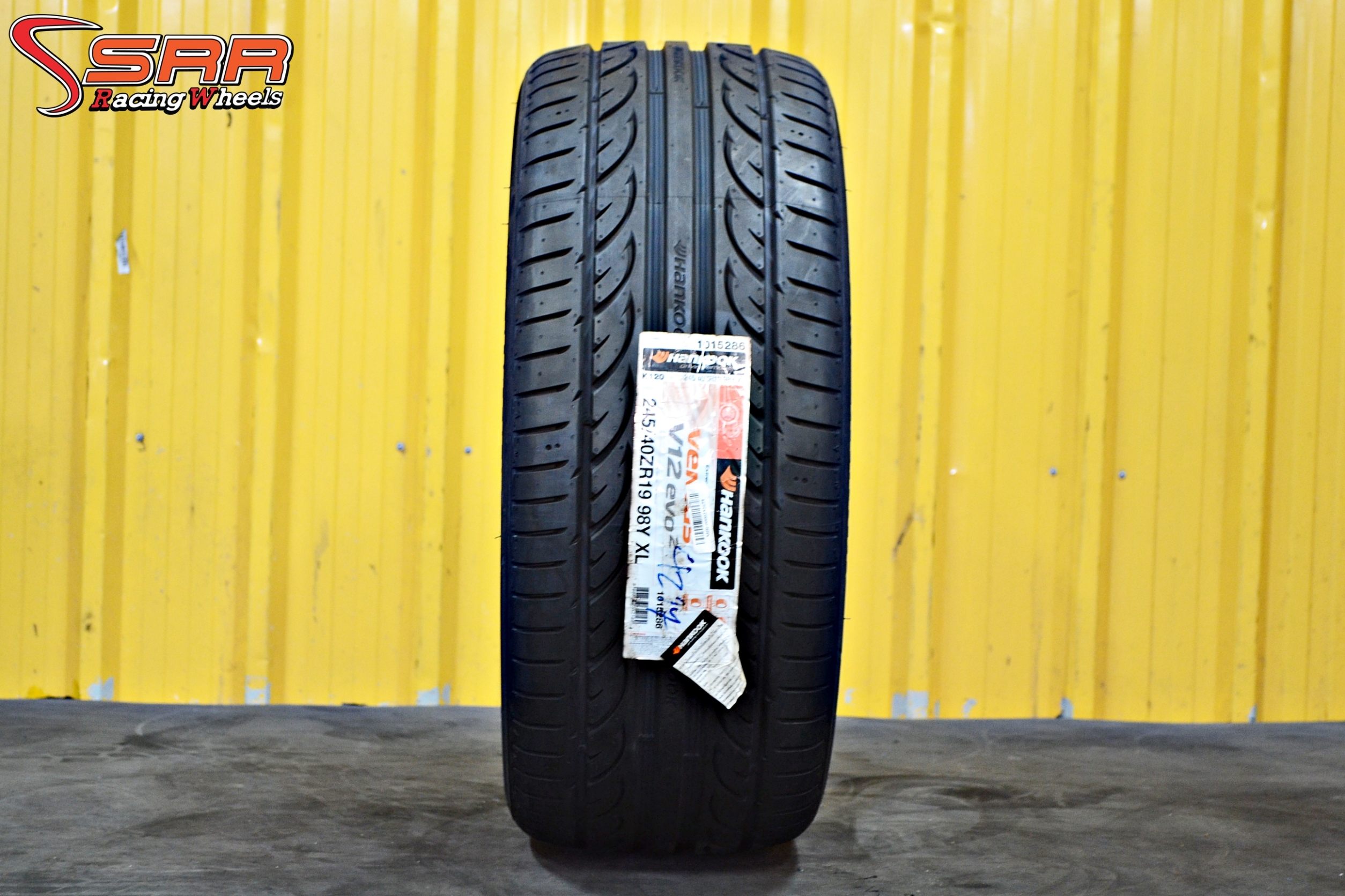 HANKOOK V12 EVO2 245/40ZR19 ยางเกาหลีลดราคาพิเศษ เส้นละ 2,900 บาท