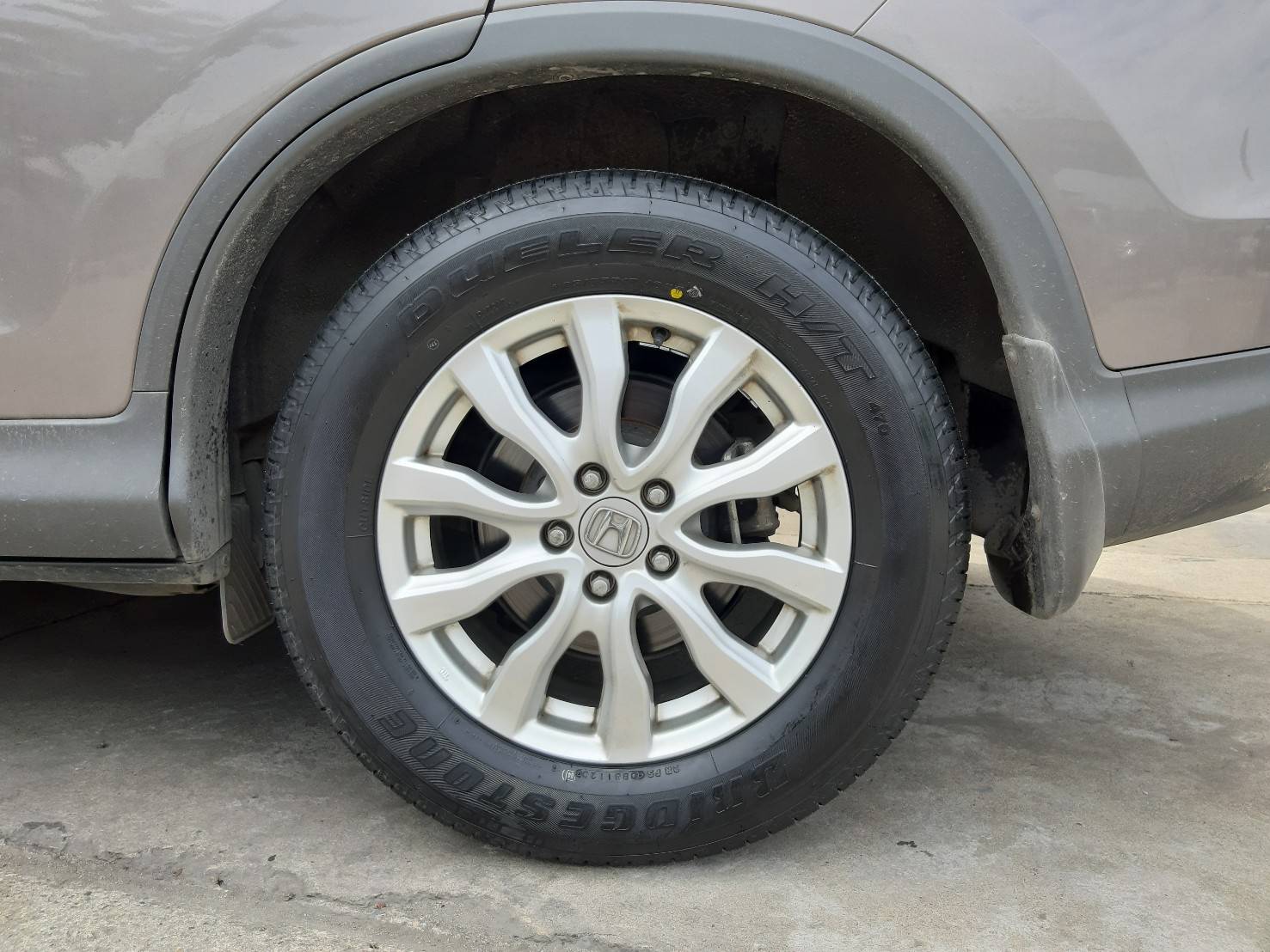 BRIDGESTONE DUELER H/T 470 225/65R17 ยางปี20 ราคาพิเศษ