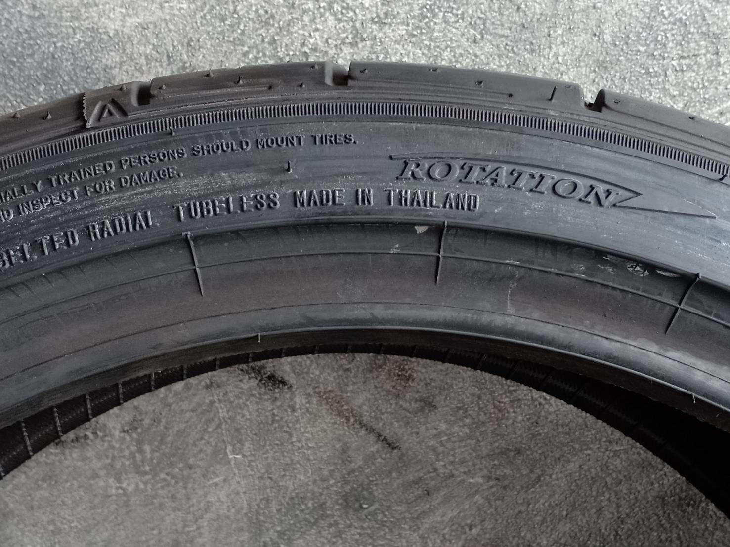 DUNLOP DZ102 215/40R17 ยางใหม่ ลดราคาพิเศษ เส้นละ 2,500 บาท