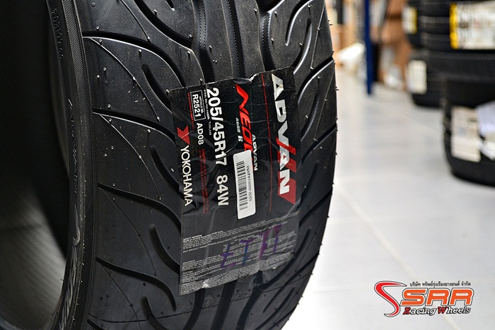 YOKOHAMA AD08R 205/45R17 เส้นละ 4,900 บาท